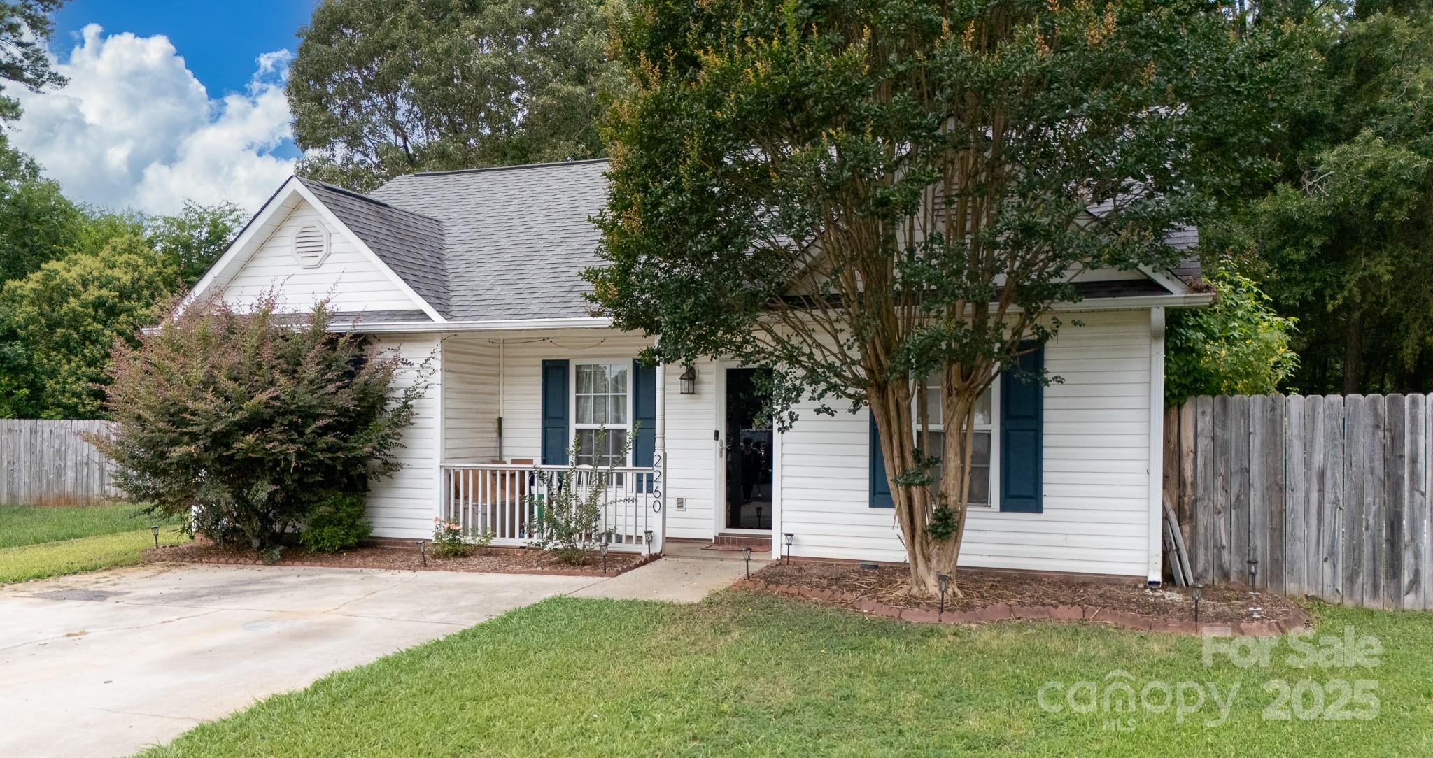 2260 Nuthatch Drive Property Photo 15