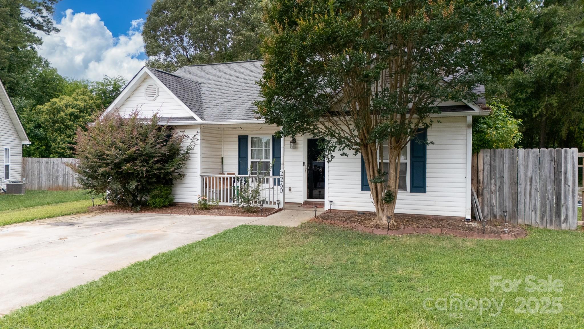 2260 Nuthatch Drive Property Photo 16