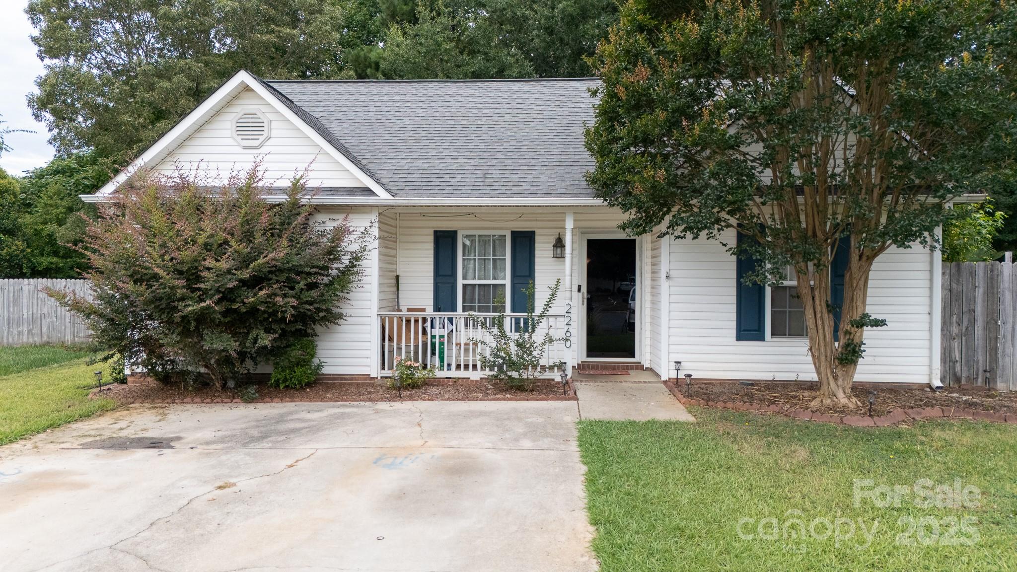 2260 Nuthatch Drive Property Photo 17