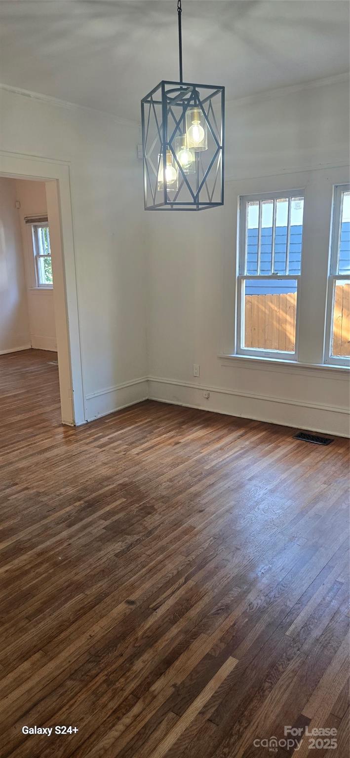 244 W Kingston Avenue Property Photo 4