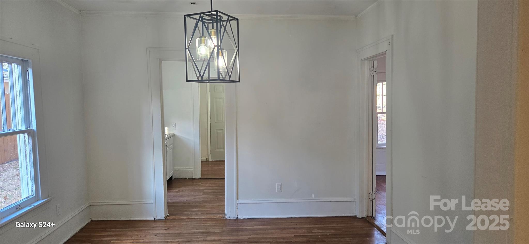 244 W Kingston Avenue Property Photo 5