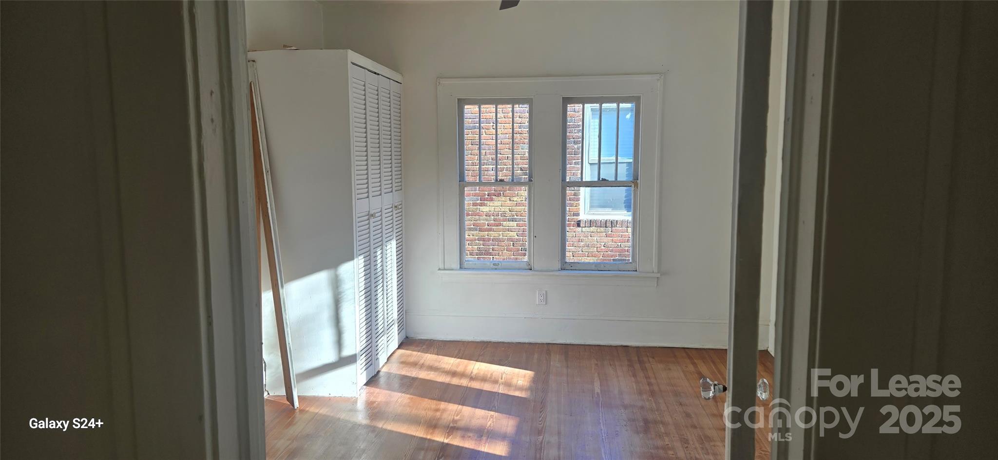 244 W Kingston Avenue Property Photo 6