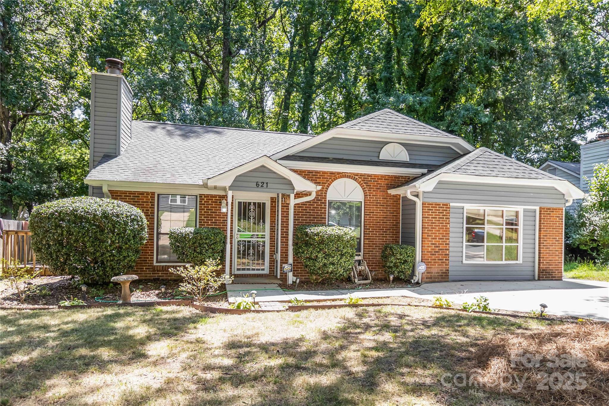 621 Pennwood Lane Property Photo 2