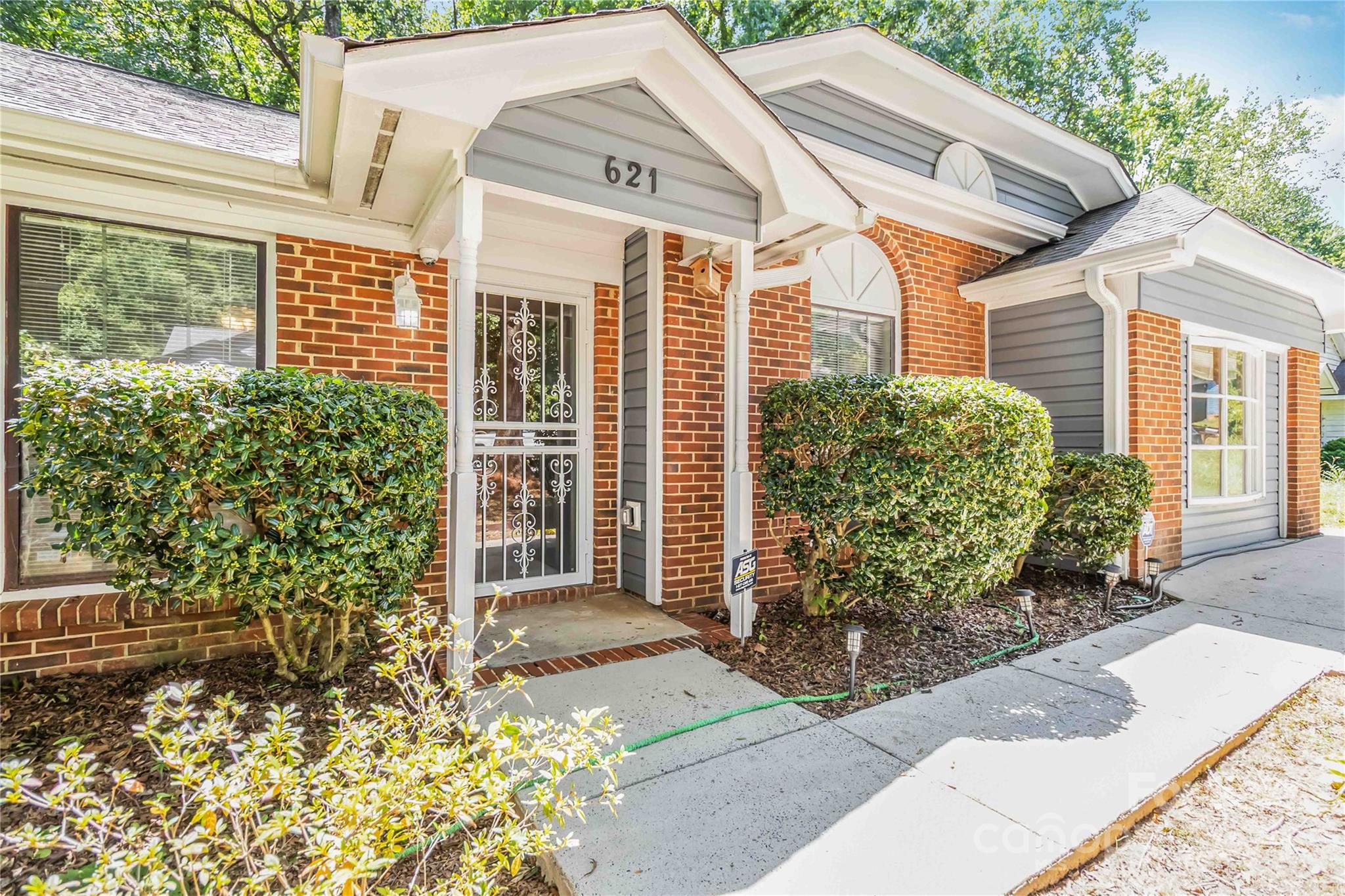621 Pennwood Lane Property Photo 4