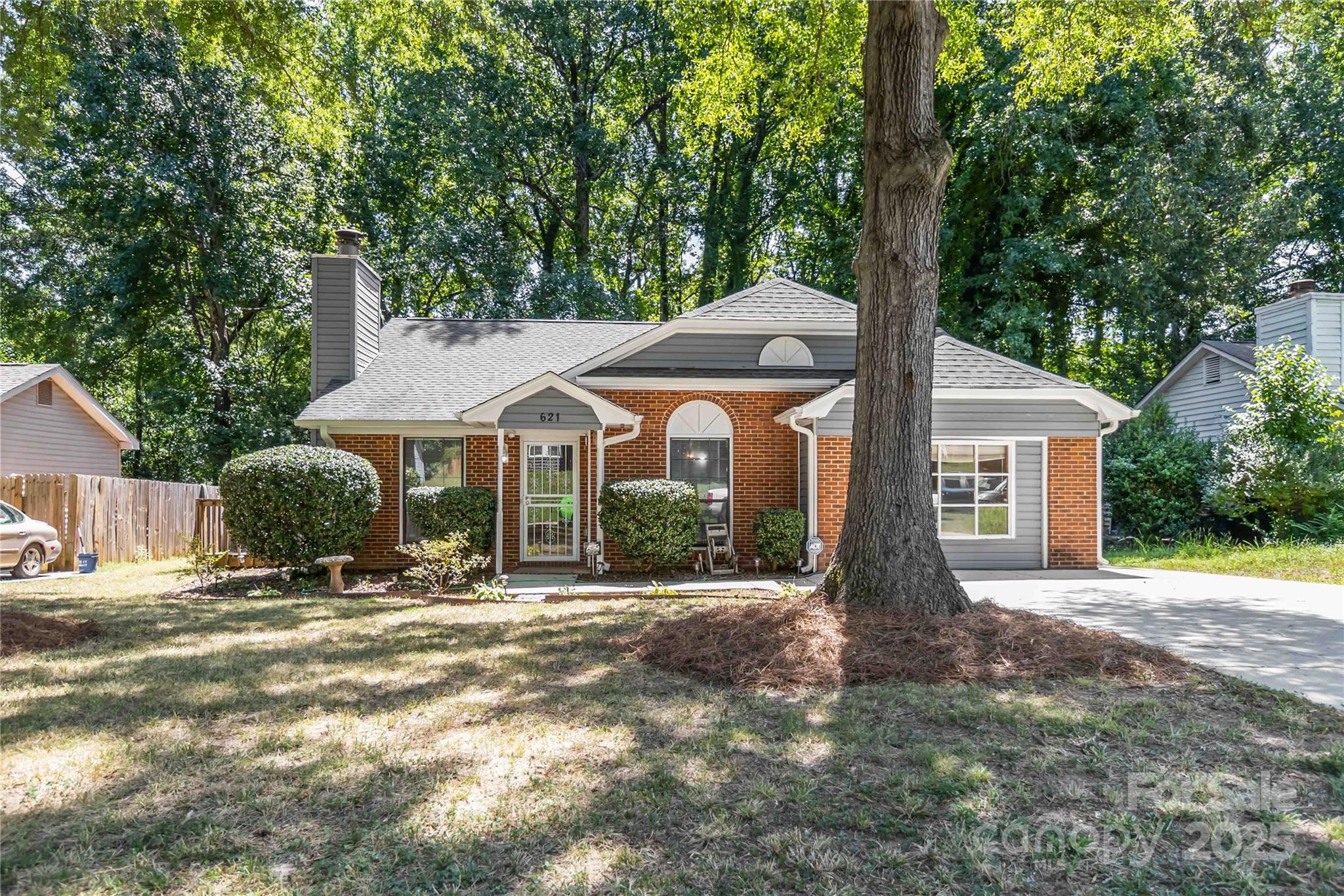 621 Pennwood Lane Property Photo 6