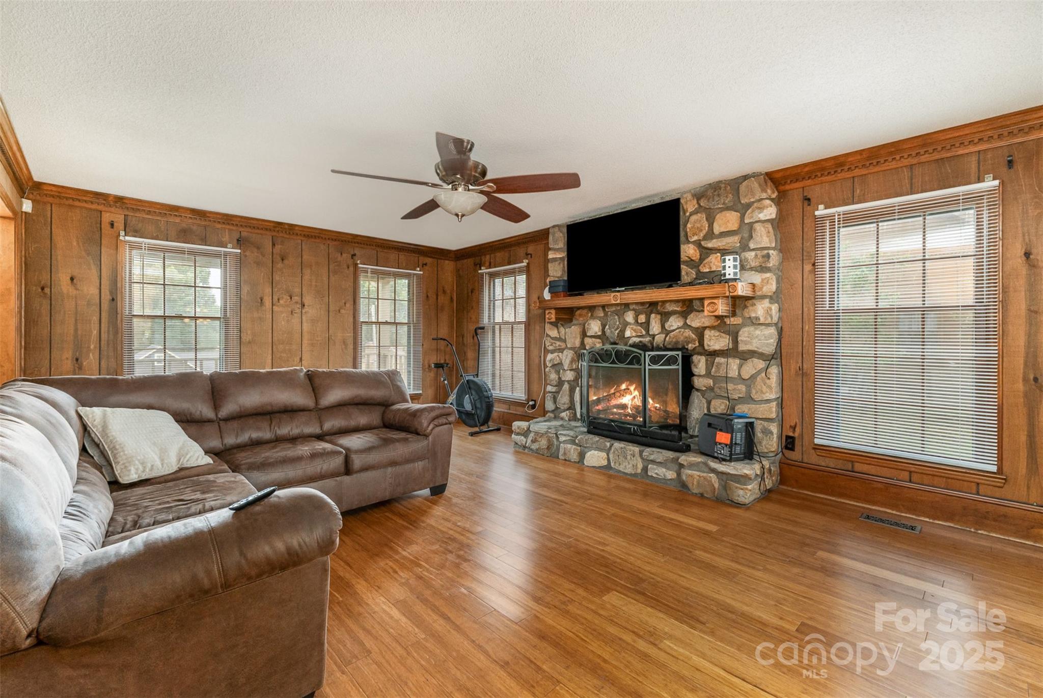 2635 Providence Drive Property Photo 3