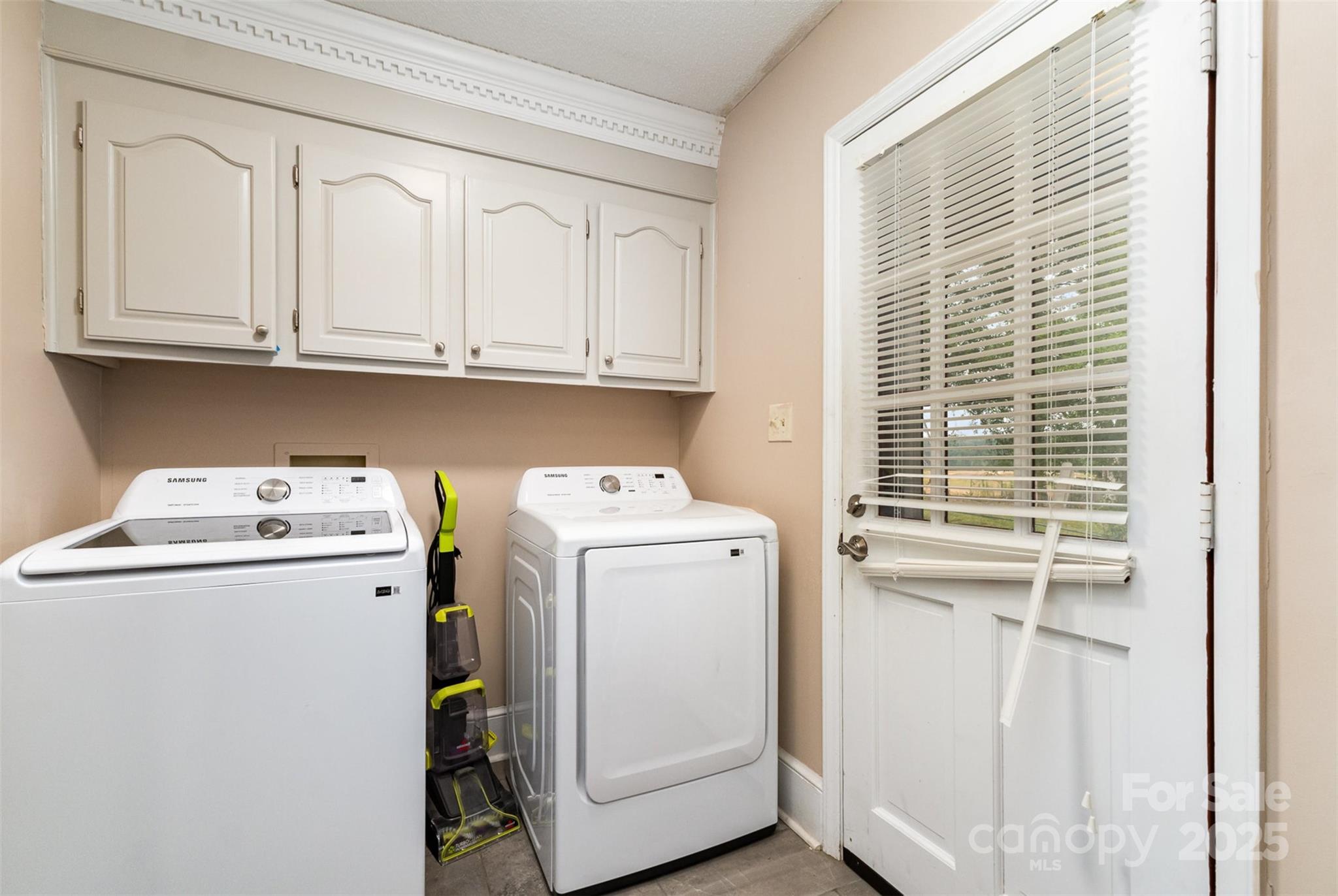 2635 Providence Drive Property Photo 9