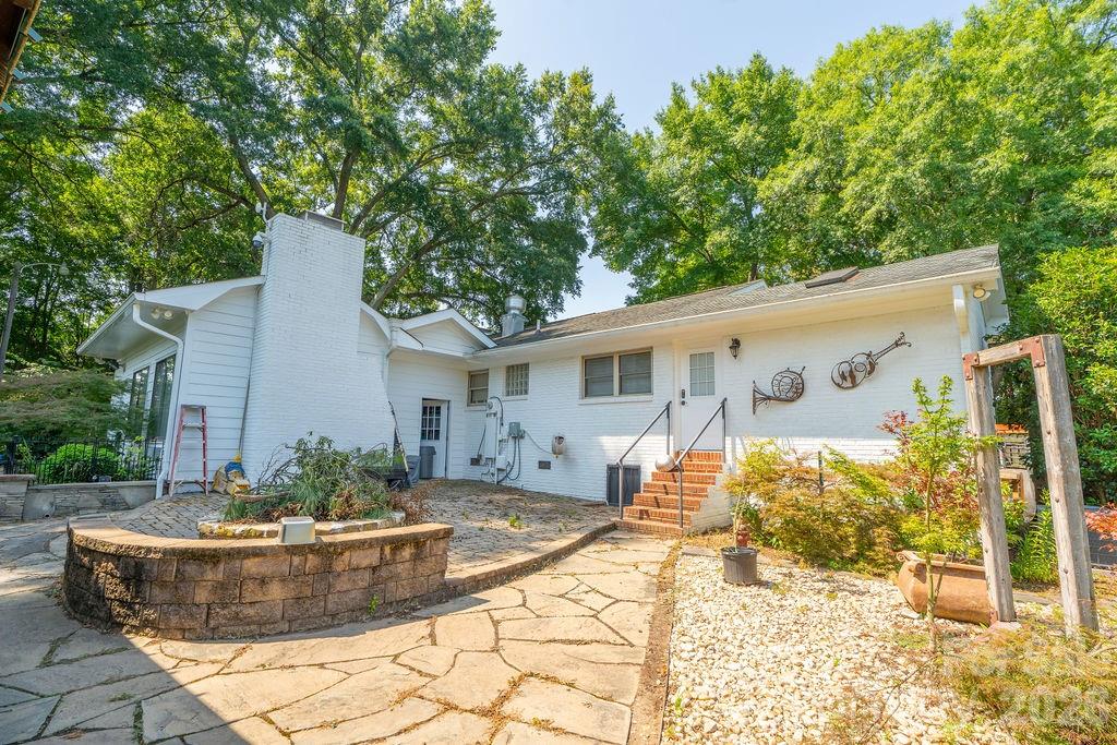 9032 Boyd Drive Property Photo 6