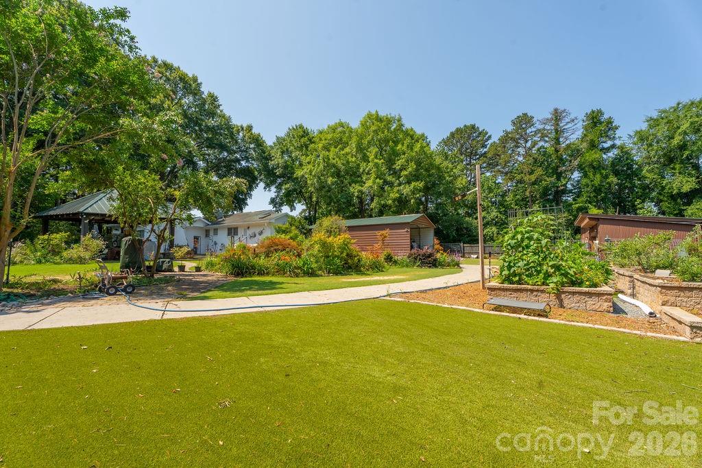 9032 Boyd Drive Property Photo 9