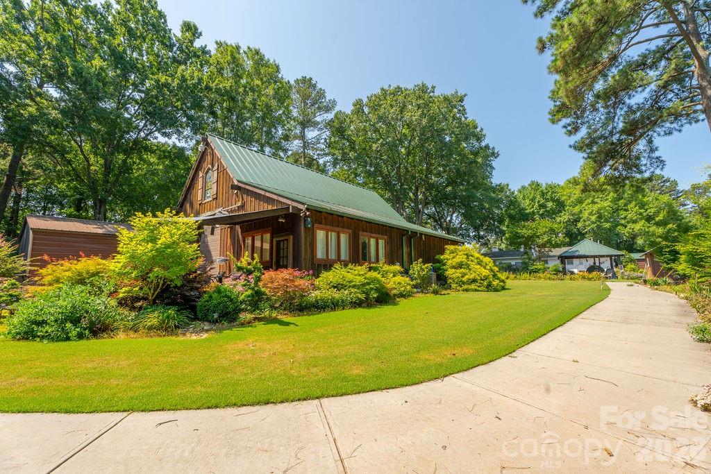9032 Boyd Drive Property Photo 12
