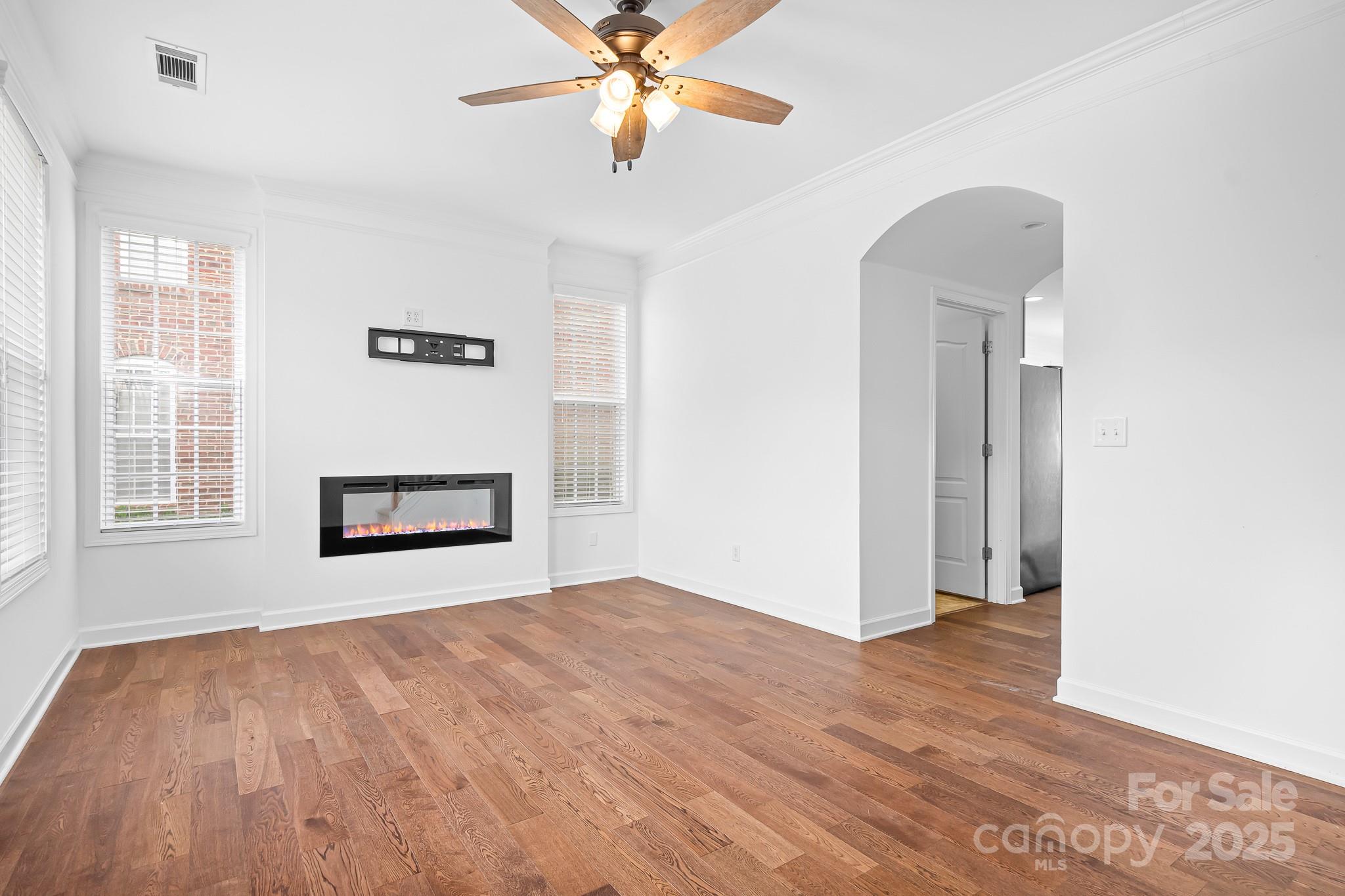11422 Potters Row Property Photo 3