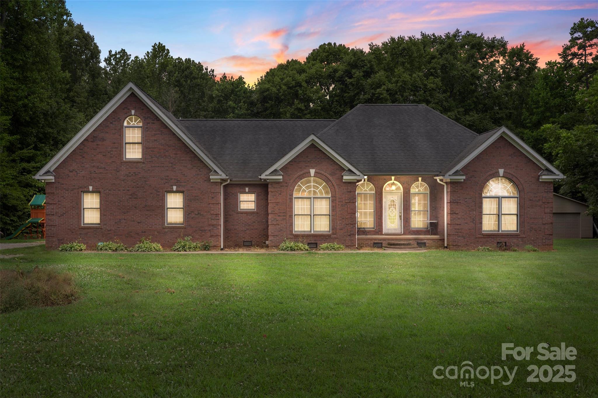 1035 Mountain Road Property Photo 1