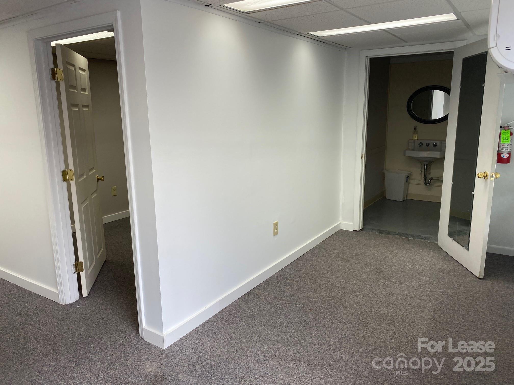 1056 Haywood Road D Property Photo 7