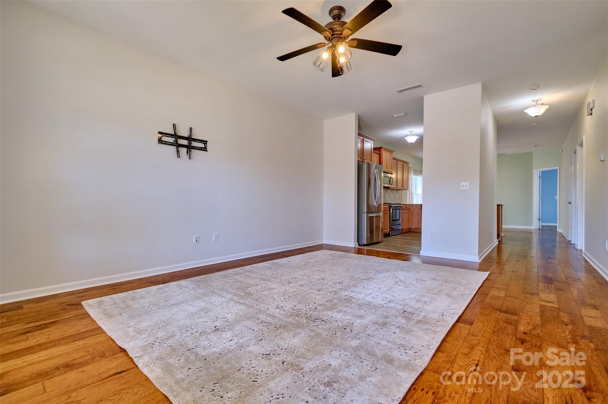 5176 Crystal Lakes Drive Property Photo 4