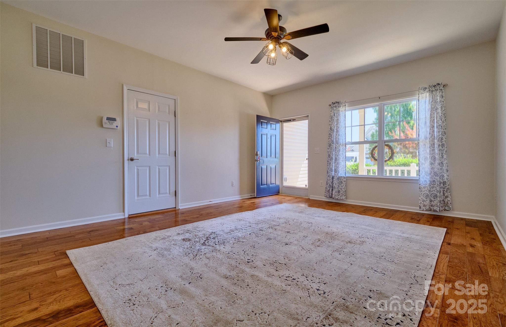 5176 Crystal Lakes Drive Property Photo 6