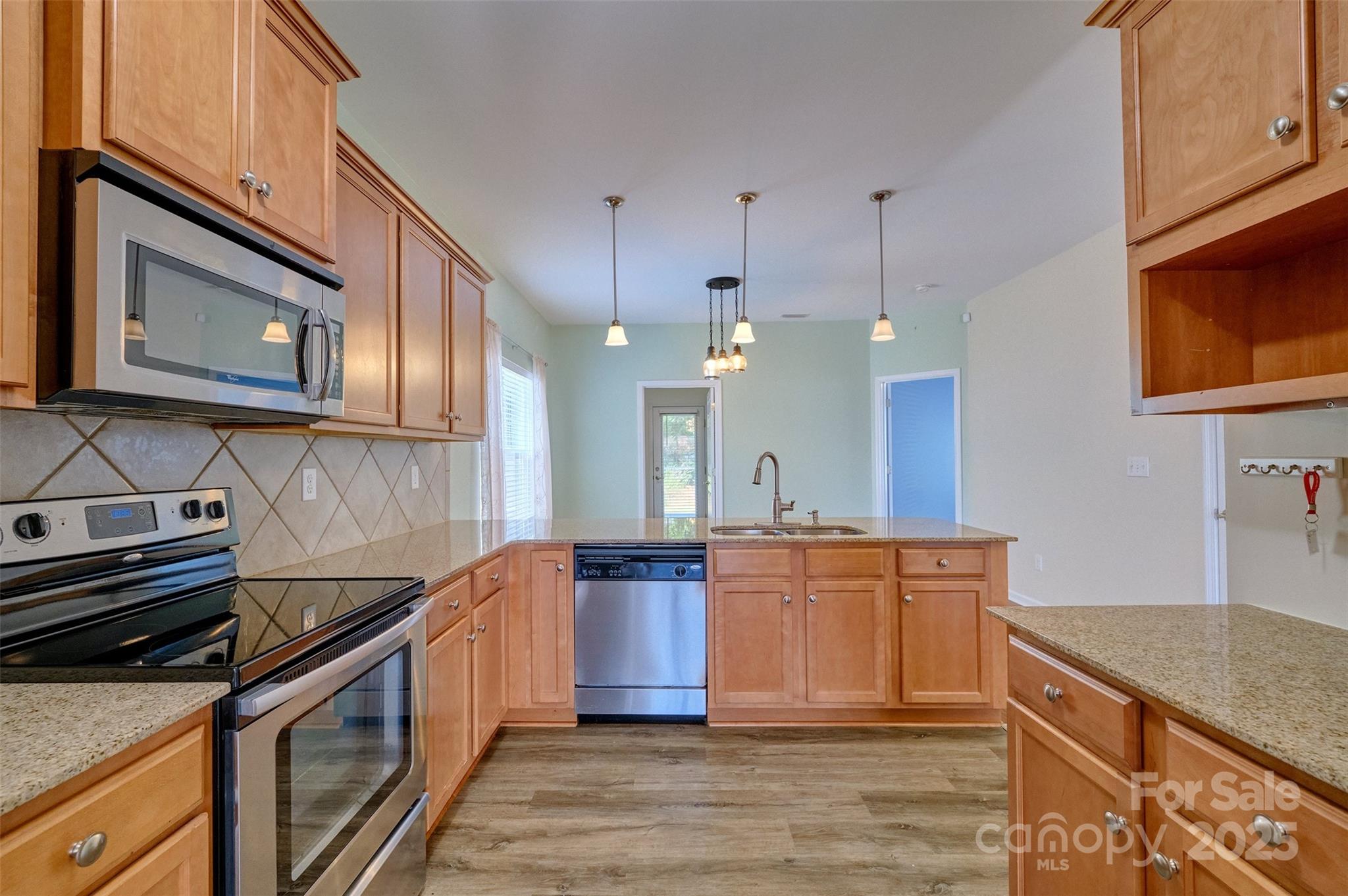 5176 Crystal Lakes Drive Property Photo 8