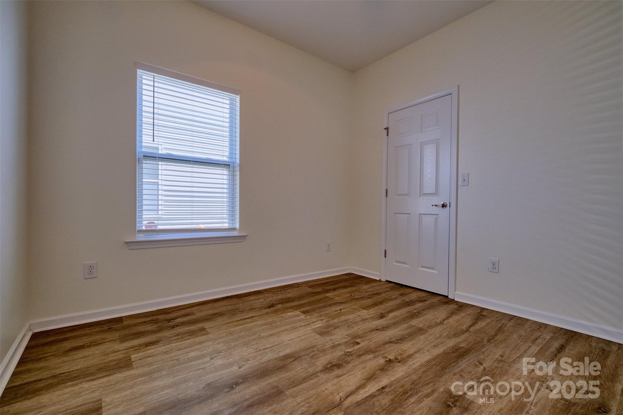 5176 Crystal Lakes Drive Property Photo 16