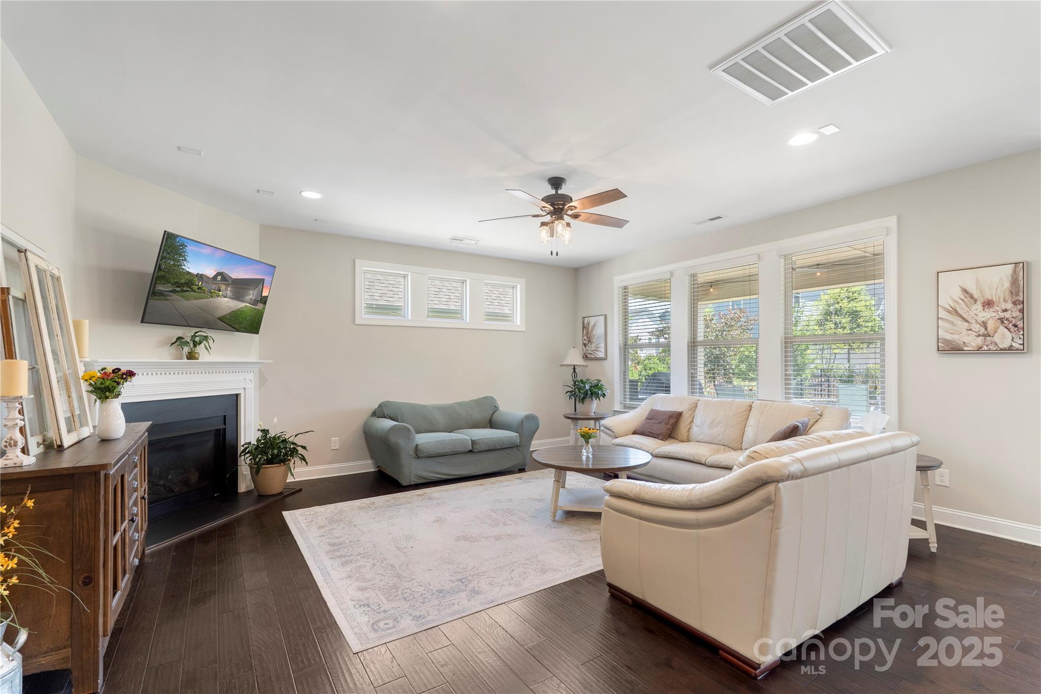 14914 Marymont Avenue Property Photo 11