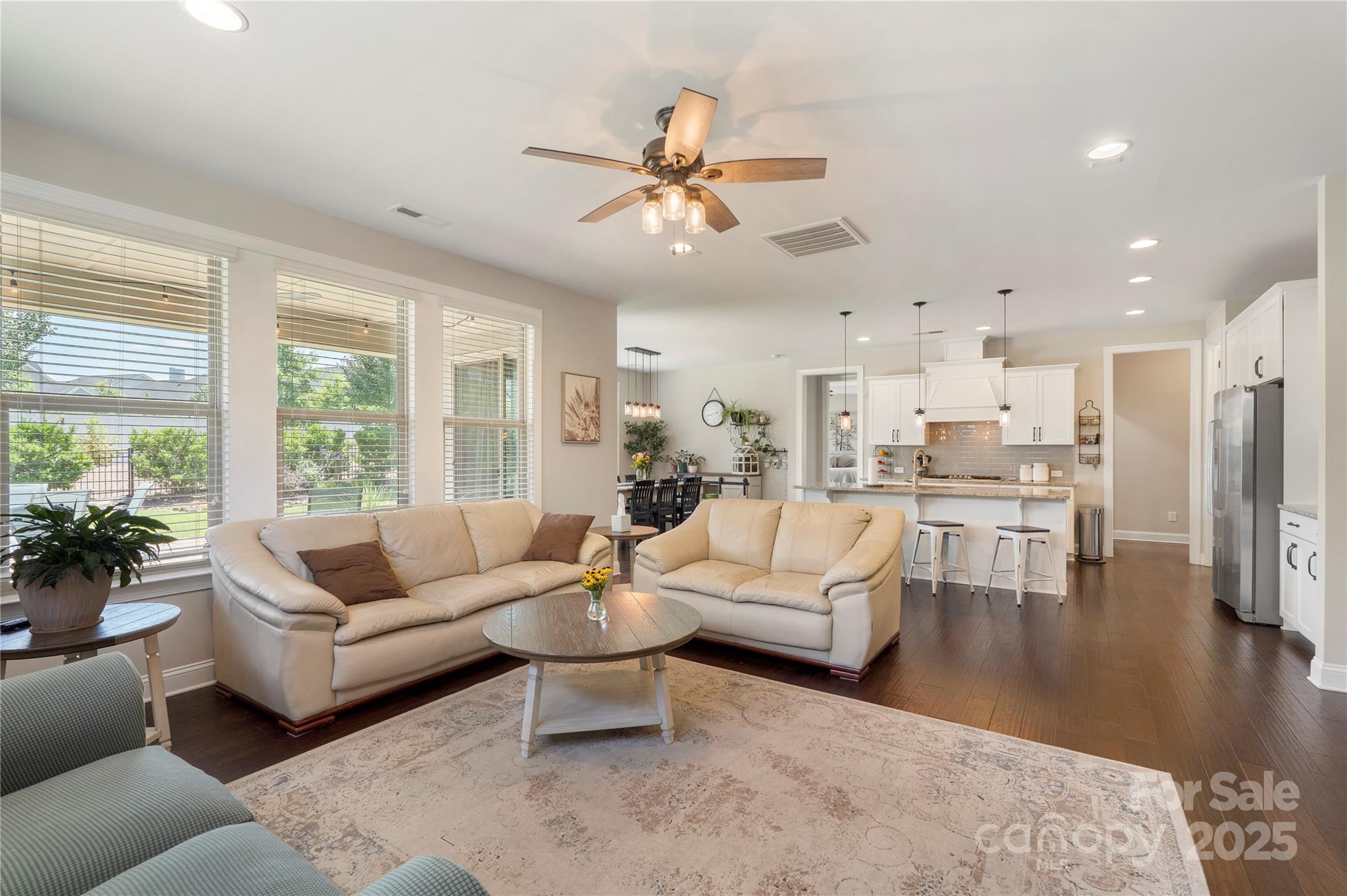 14914 Marymont Avenue Property Photo 12