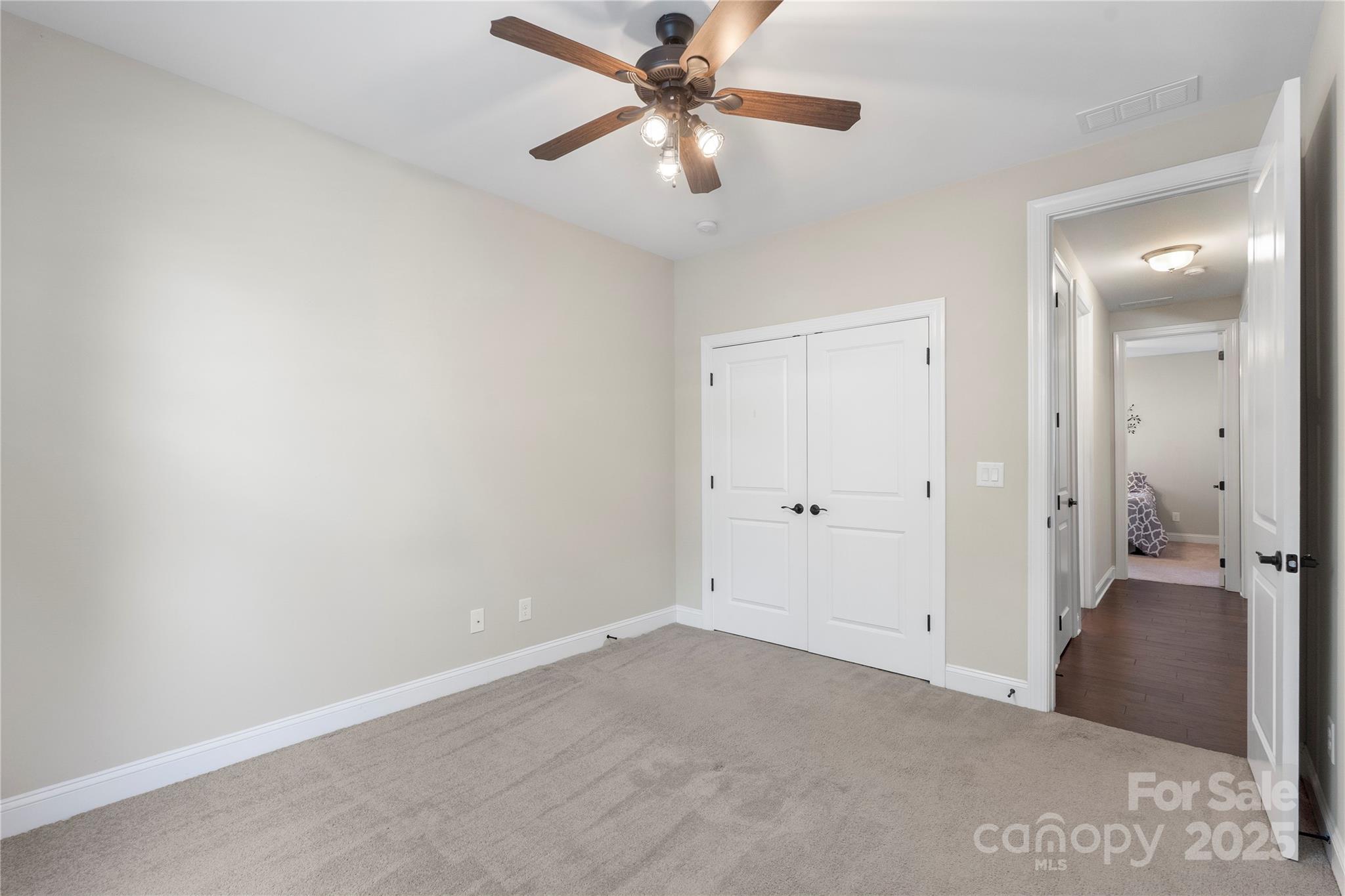 14914 Marymont Avenue Property Photo 27