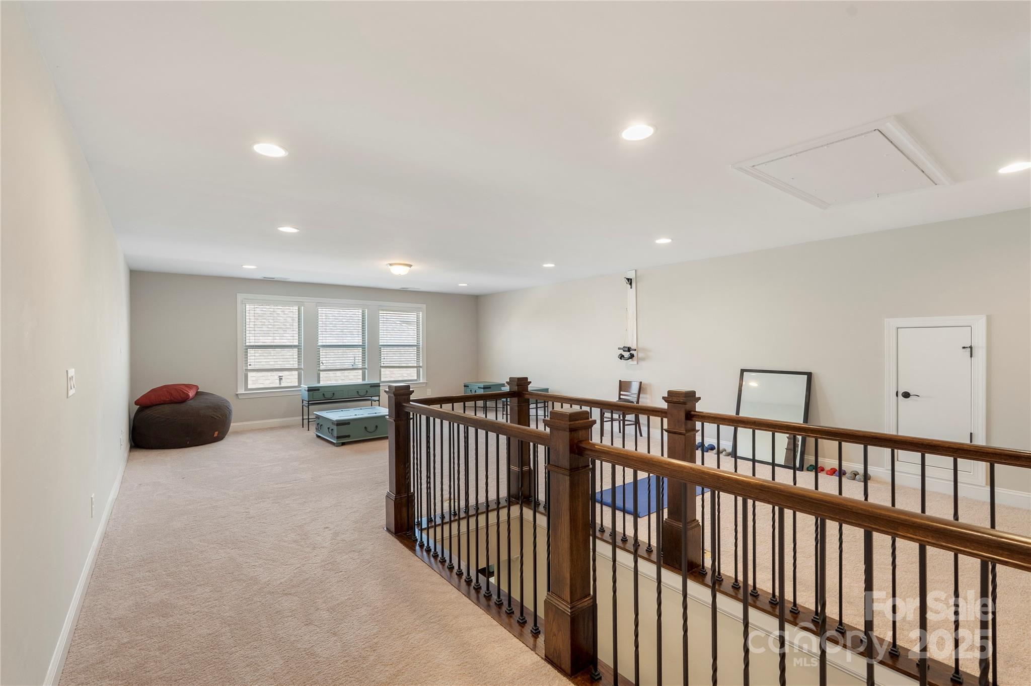 14914 Marymont Avenue Property Photo 29