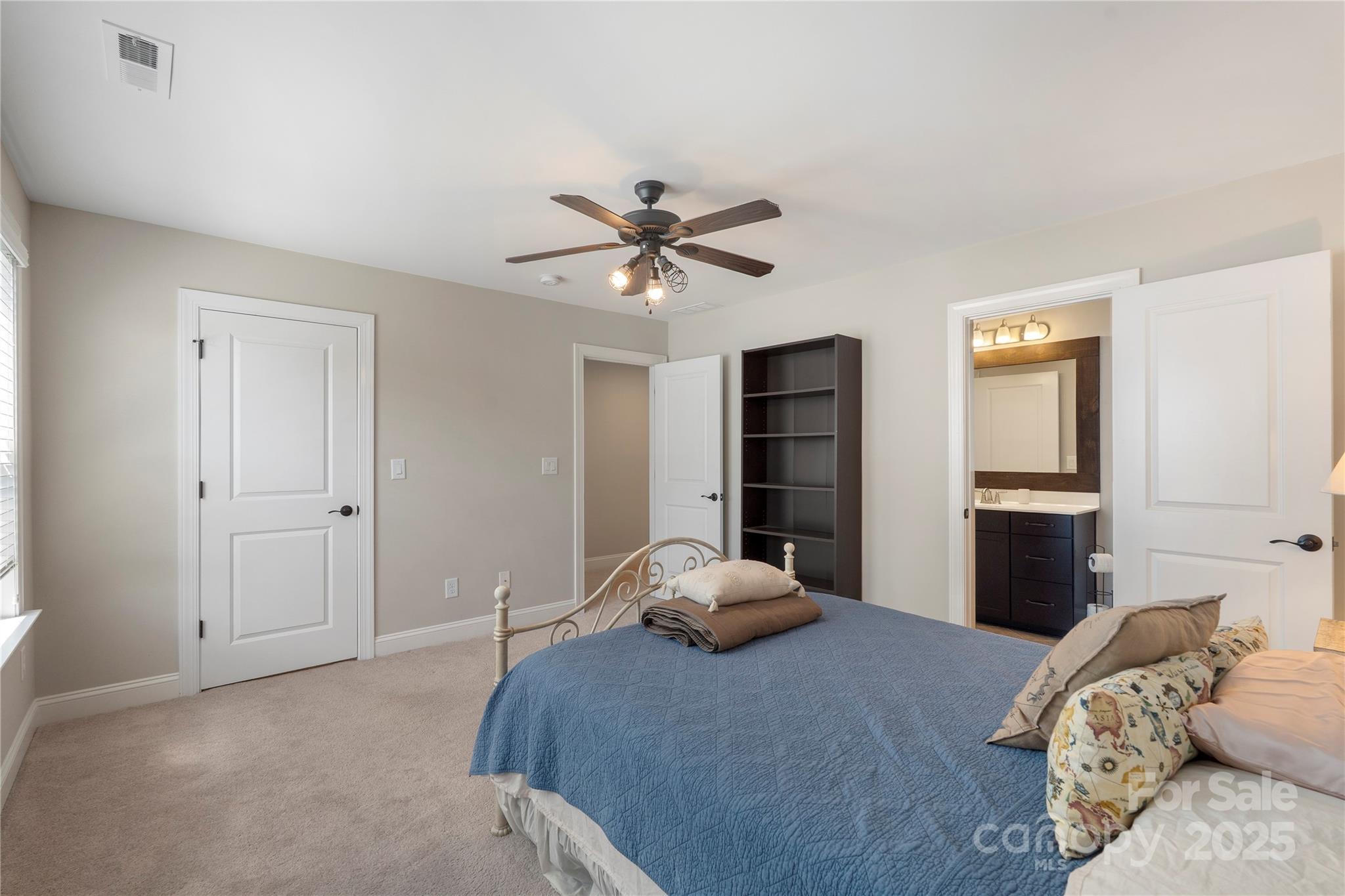 14914 Marymont Avenue Property Photo 33
