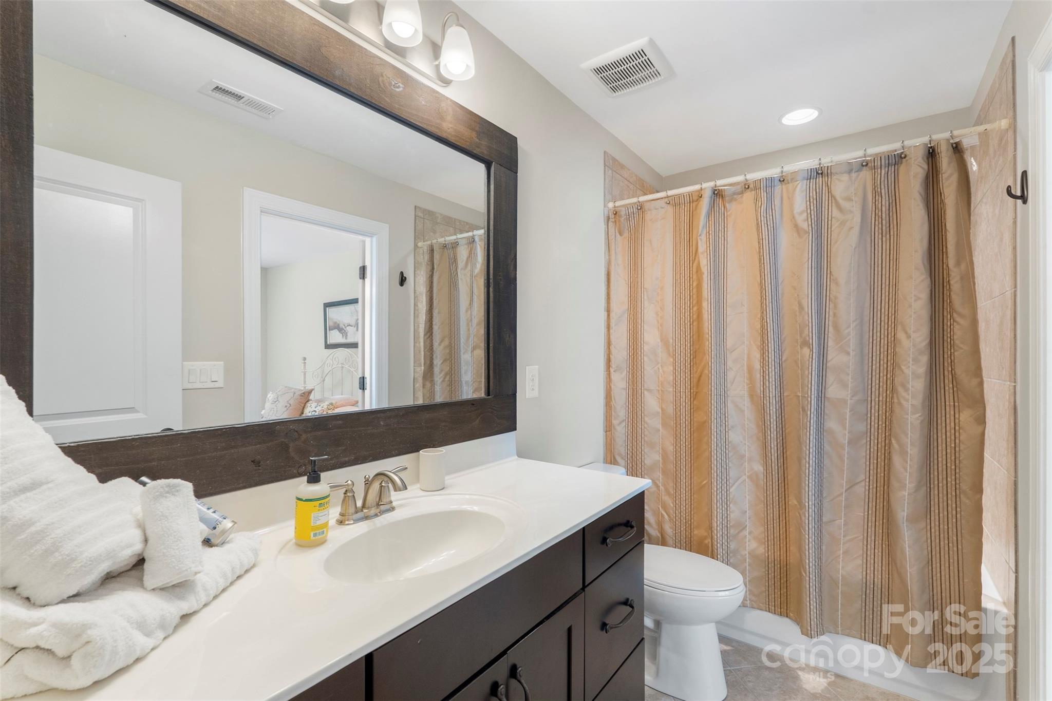14914 Marymont Avenue Property Photo 34
