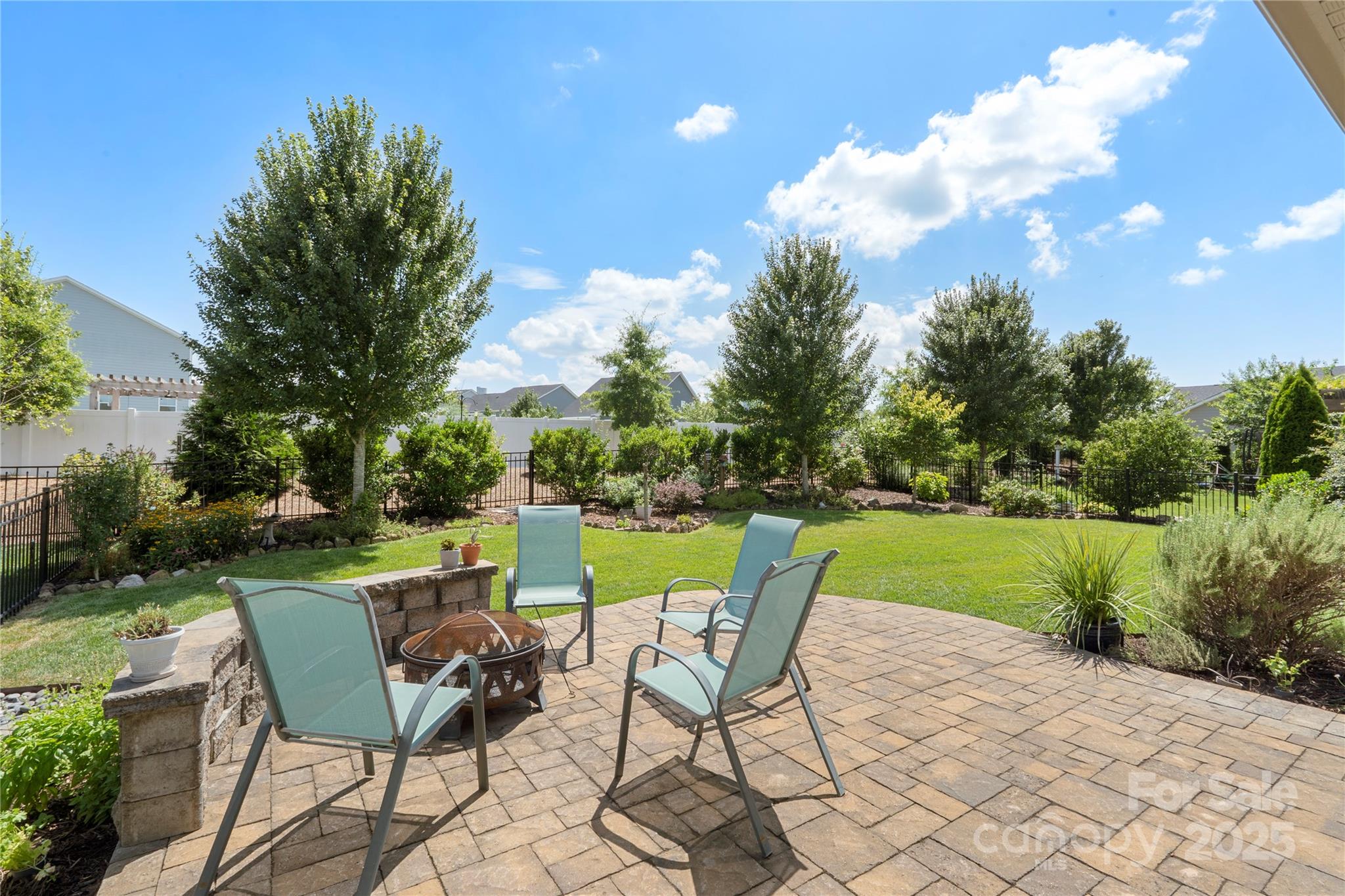 14914 Marymont Avenue Property Photo 36