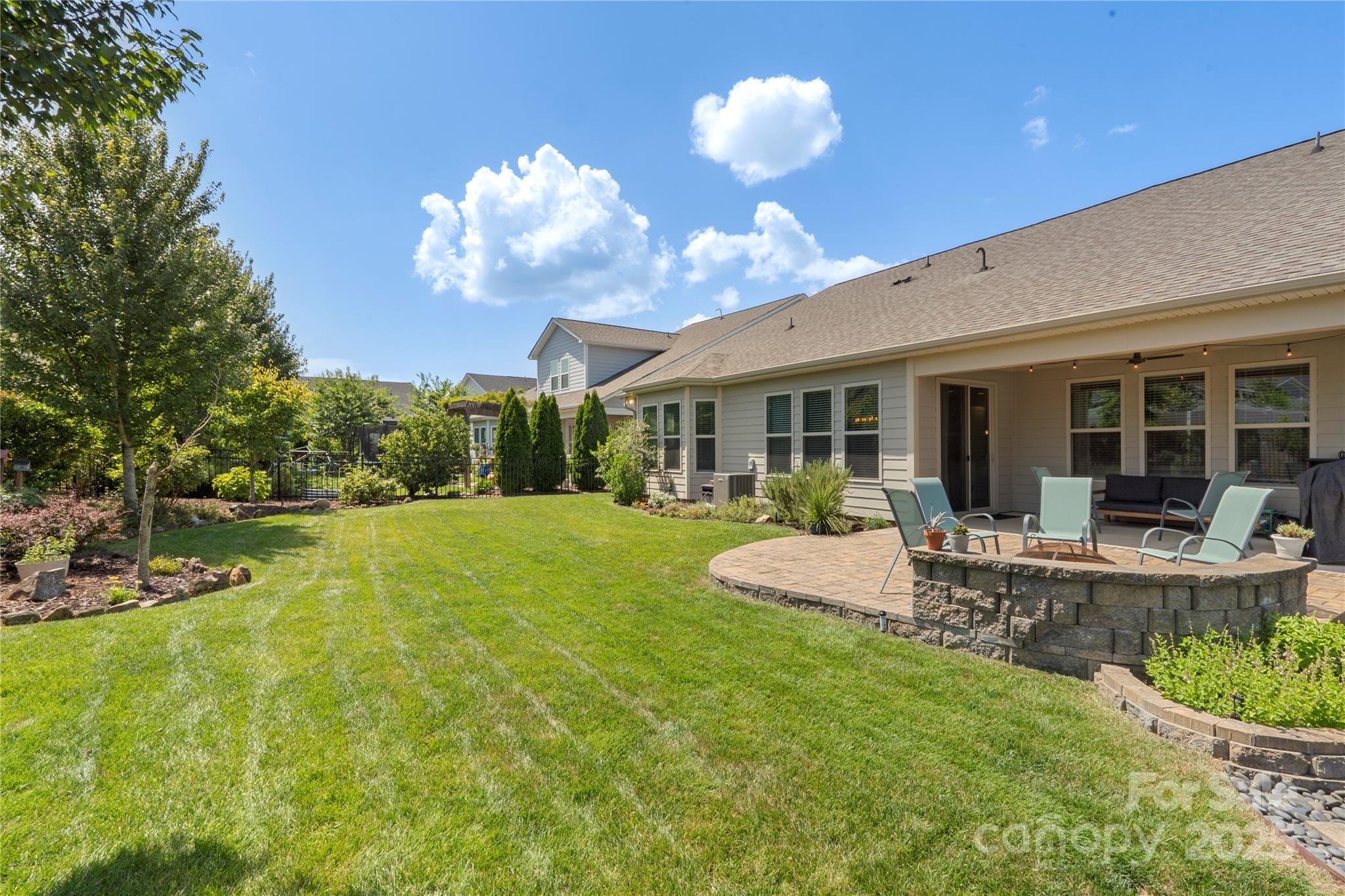 14914 Marymont Avenue Property Photo 38
