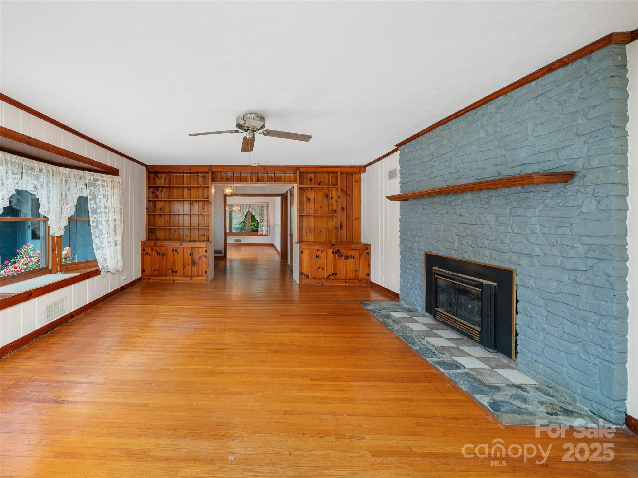 12 Robertson Street Property Photo 7