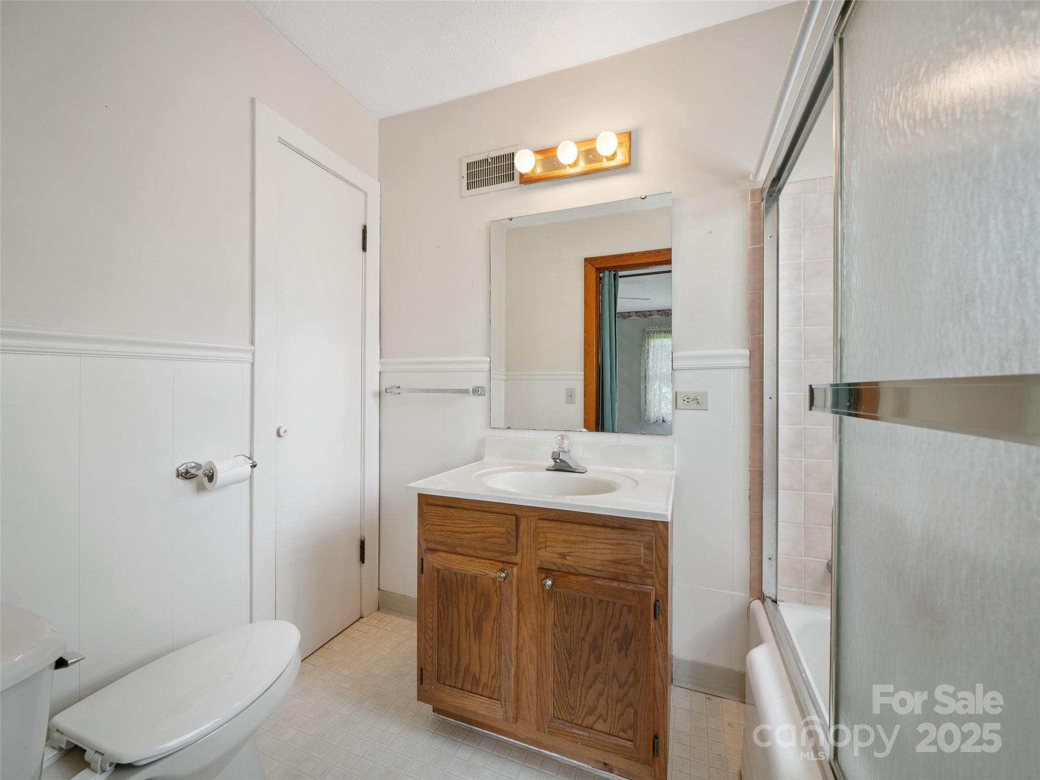 12 Robertson Street Property Photo 22