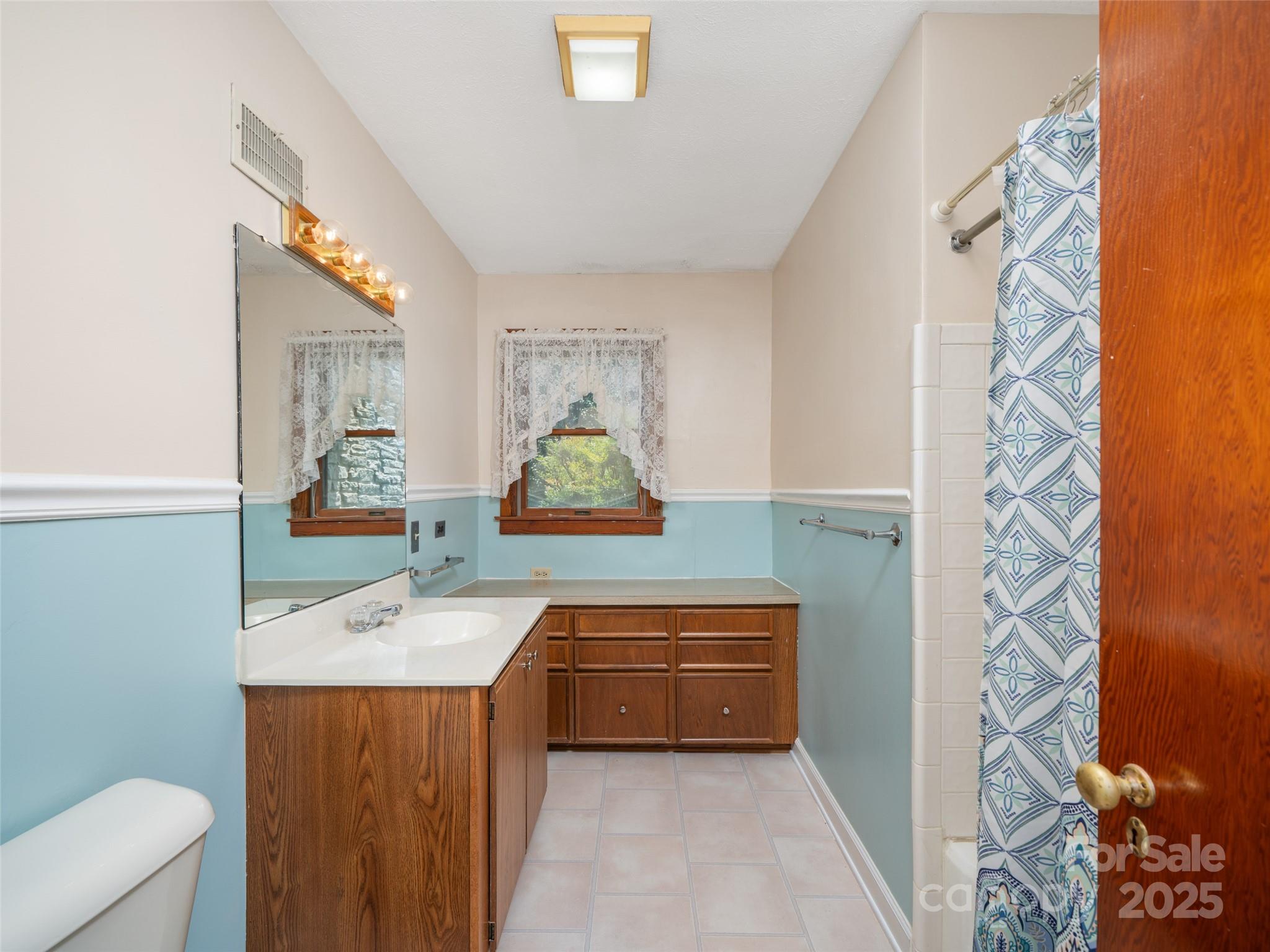 12 Robertson Street Property Photo 26
