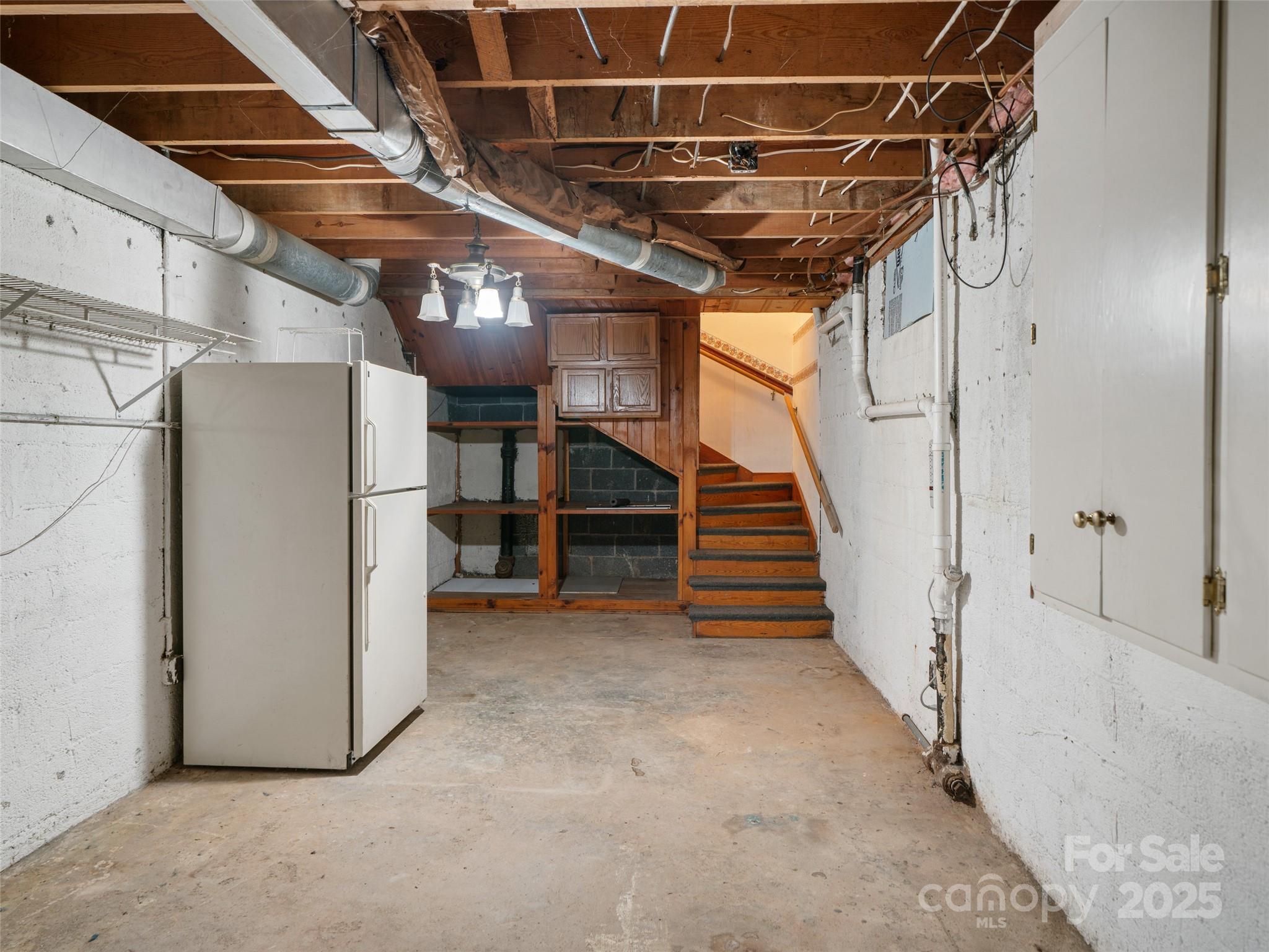 12 Robertson Street Property Photo 28