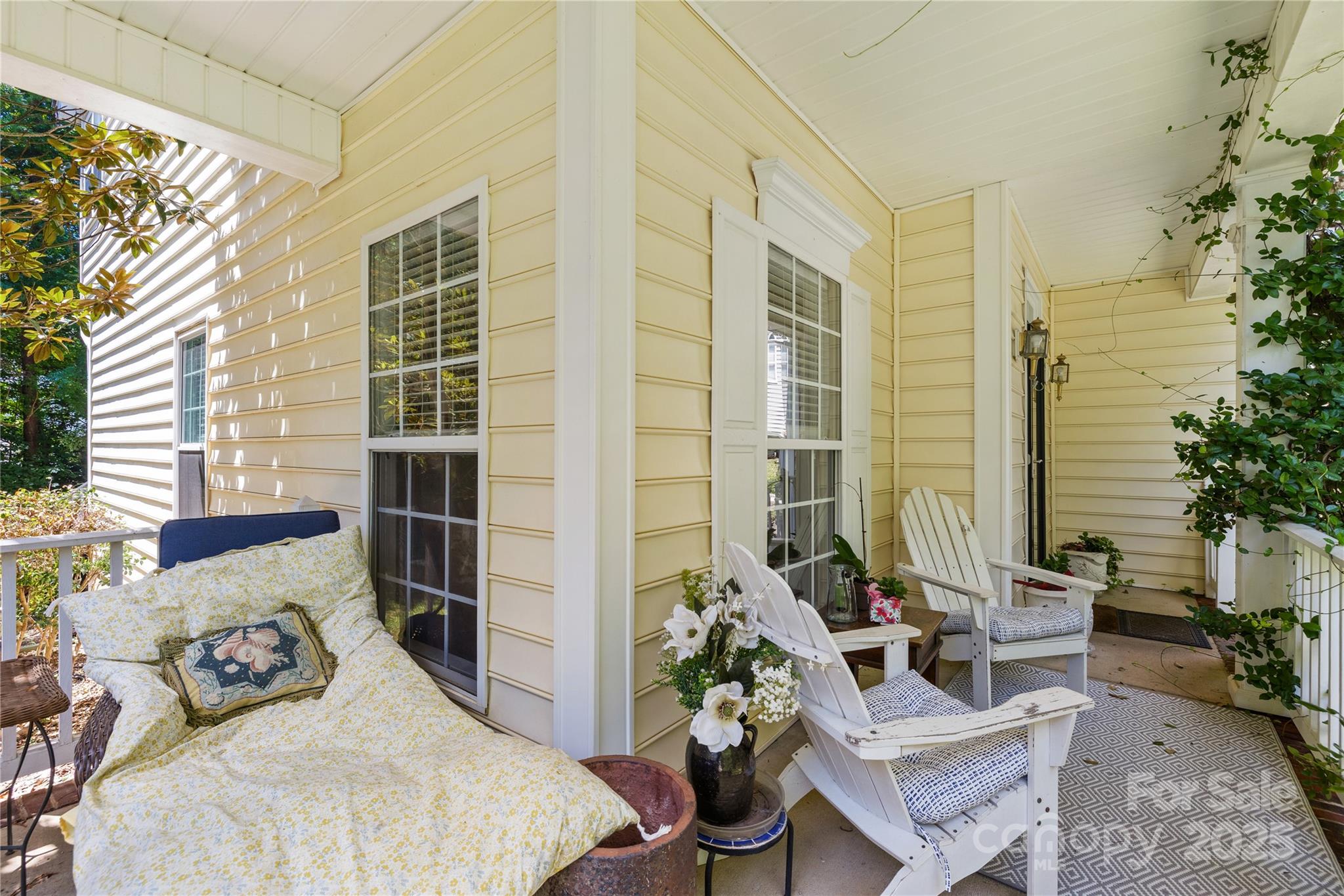 8682 Brook Glen Lane Property Photo 6