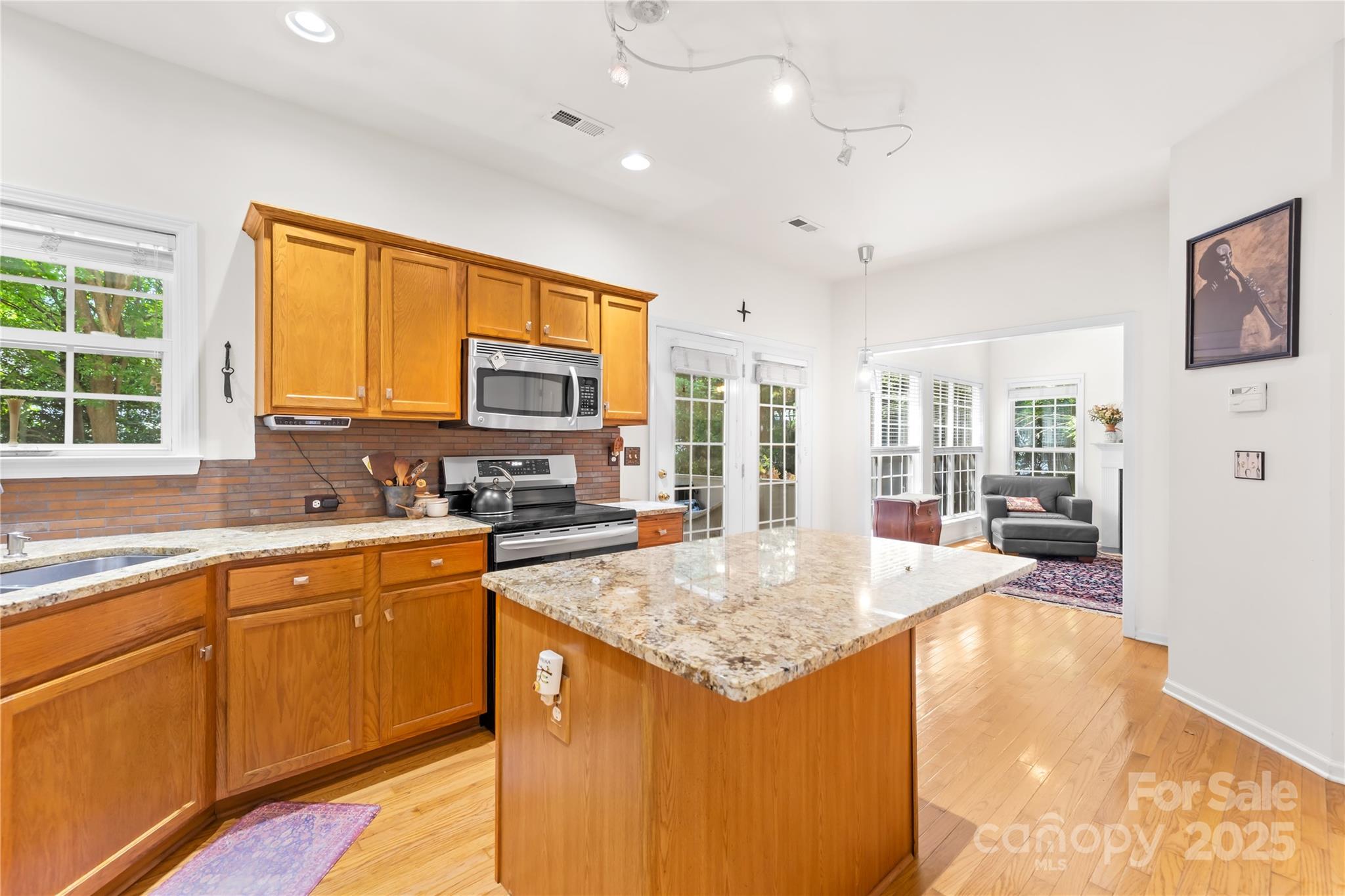 8682 Brook Glen Lane Property Photo 18