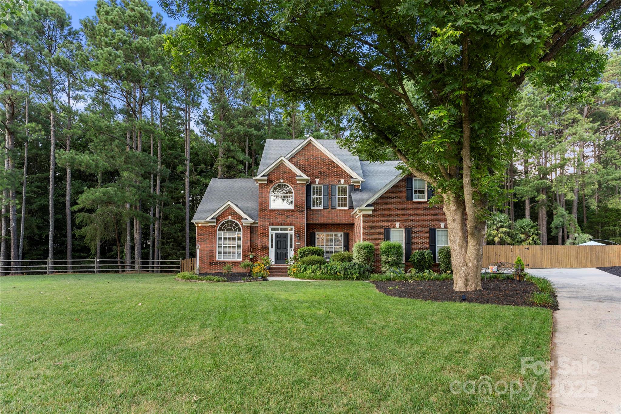 6195 Hunter Lane Property Photo 1
