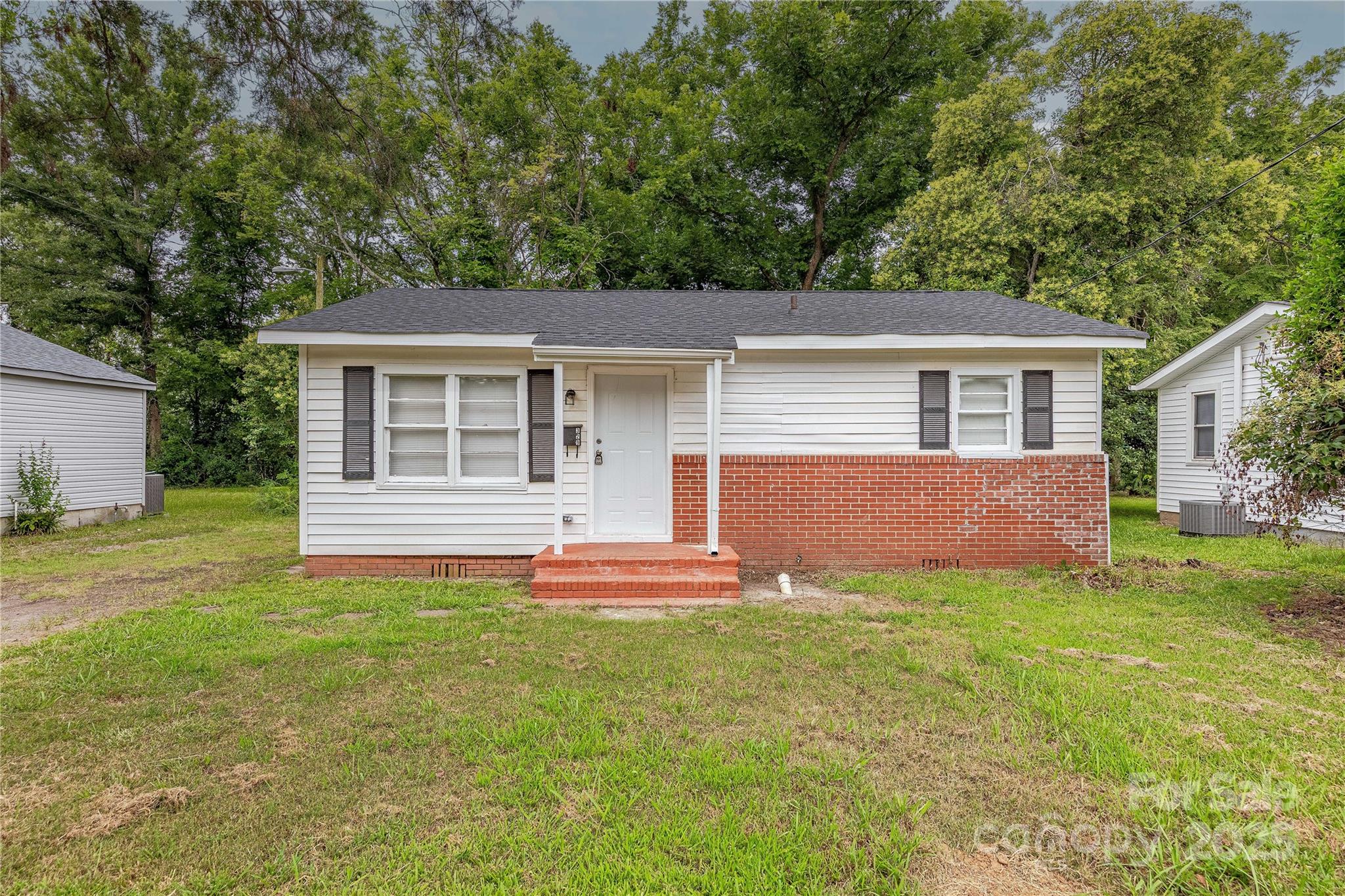 329 Arnold Street Property Photo 1