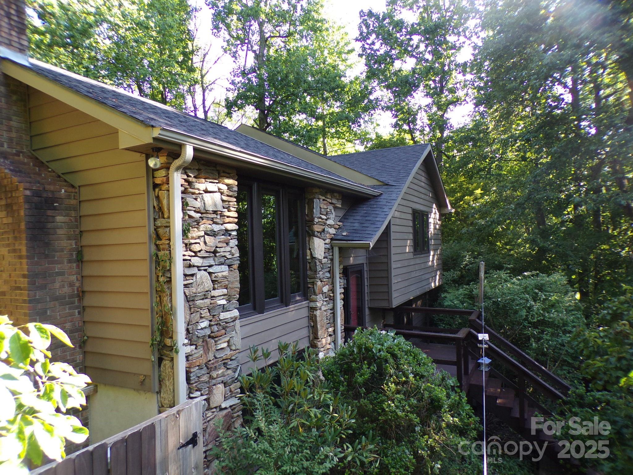 140 Beechwood Circle Property Photo 1