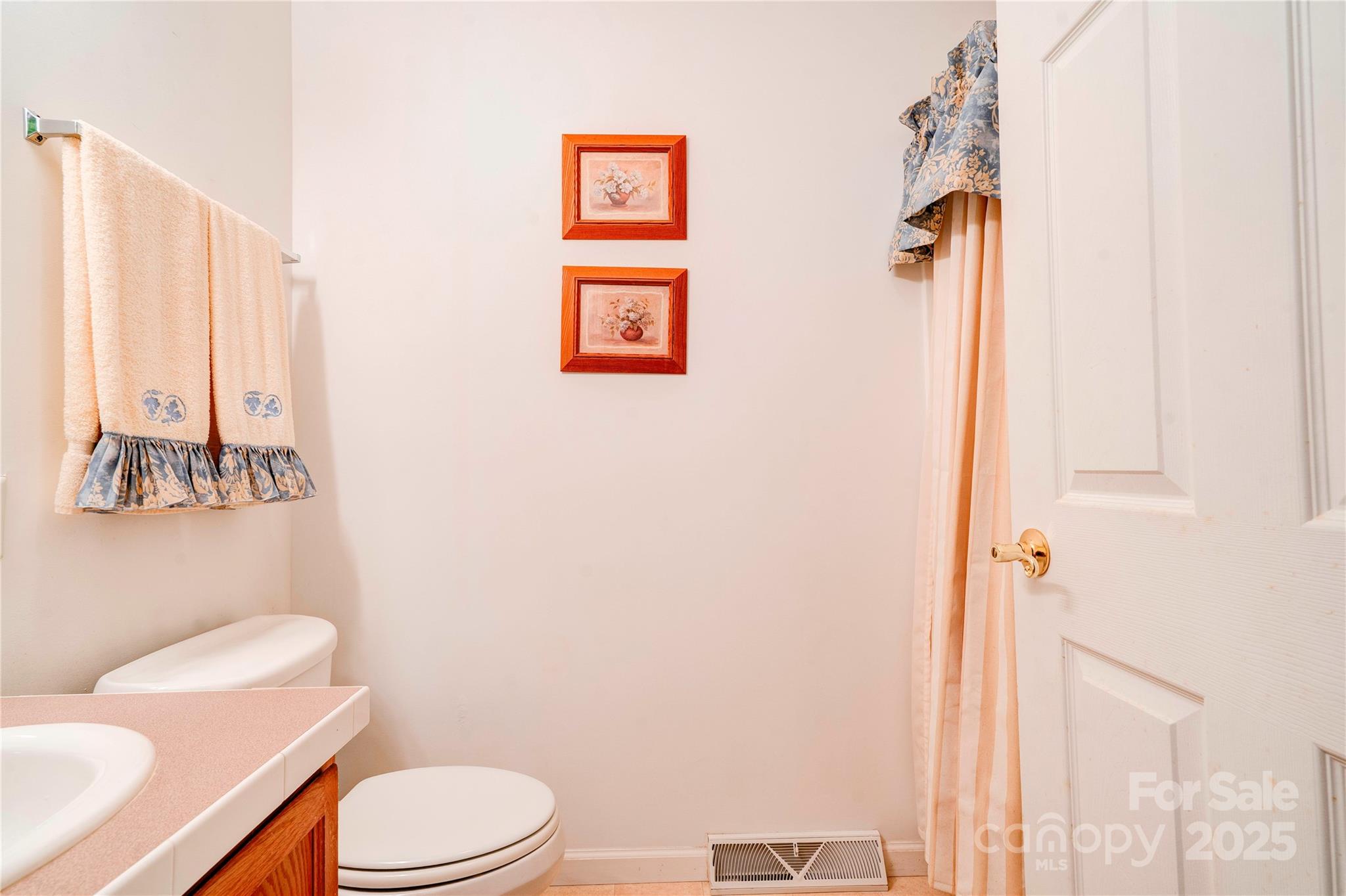 2606 Greenville Highway Property Photo 19
