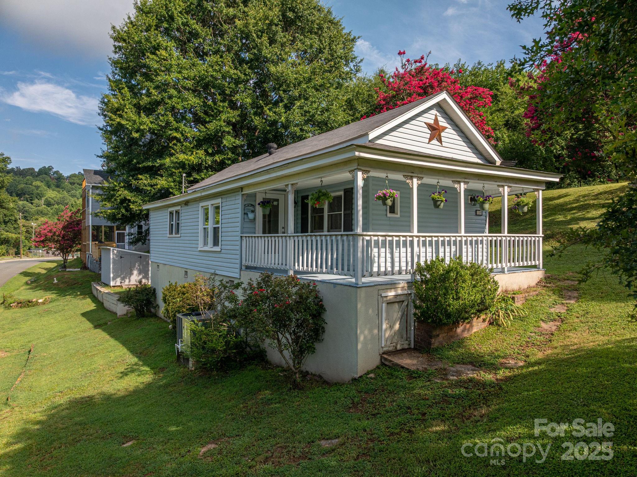 109 Riverside Drive Property Photo 1