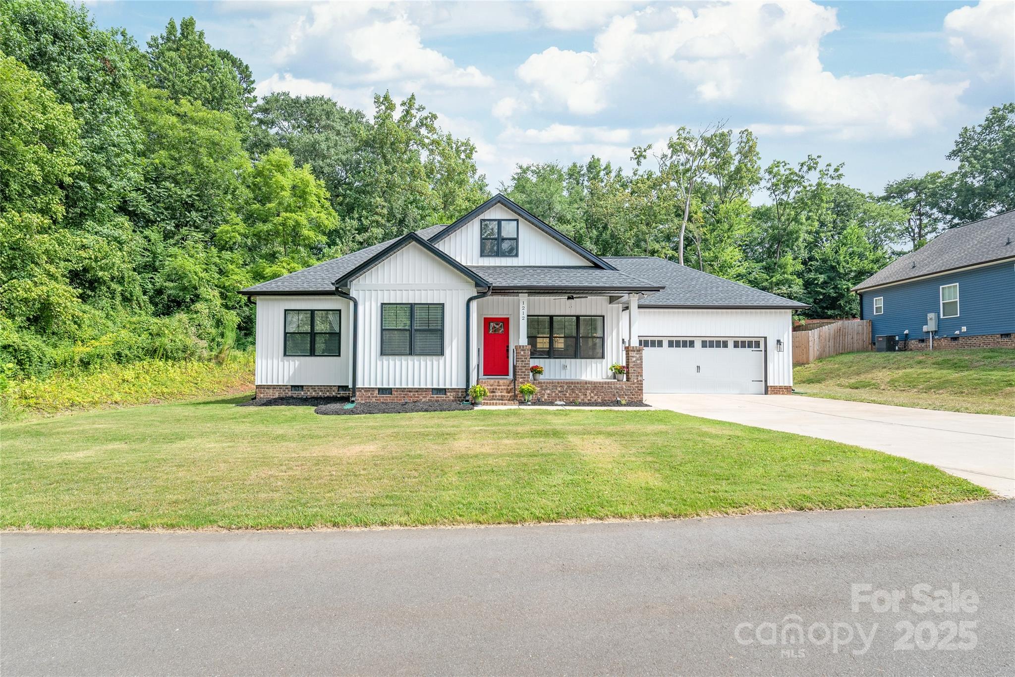 1212 Mason Way Property Photo 1