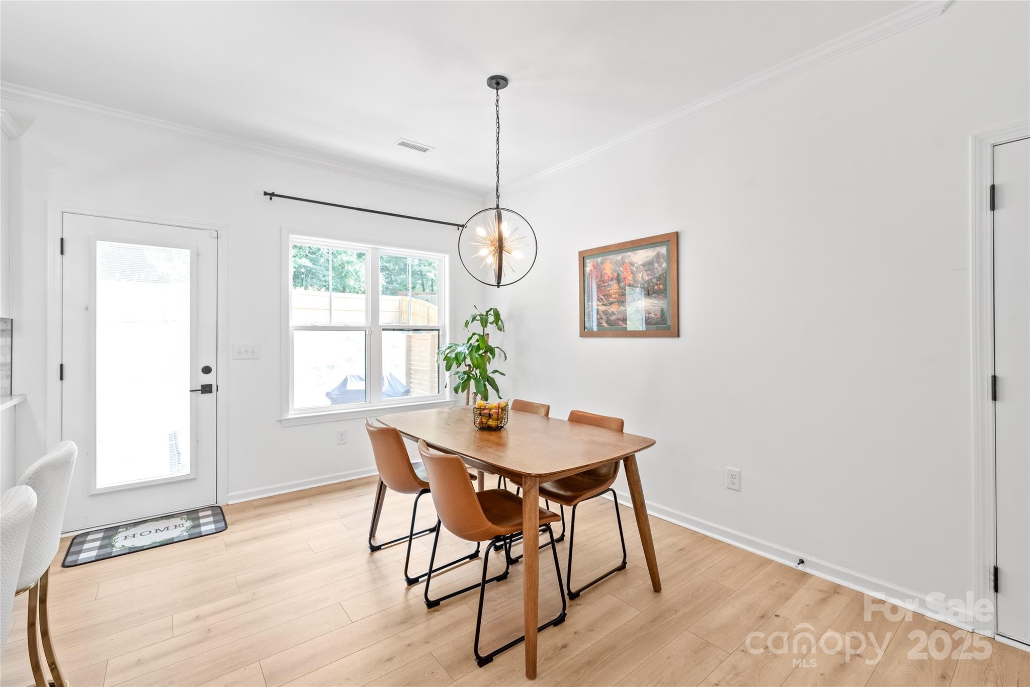 1212 Mason Way Property Photo 14
