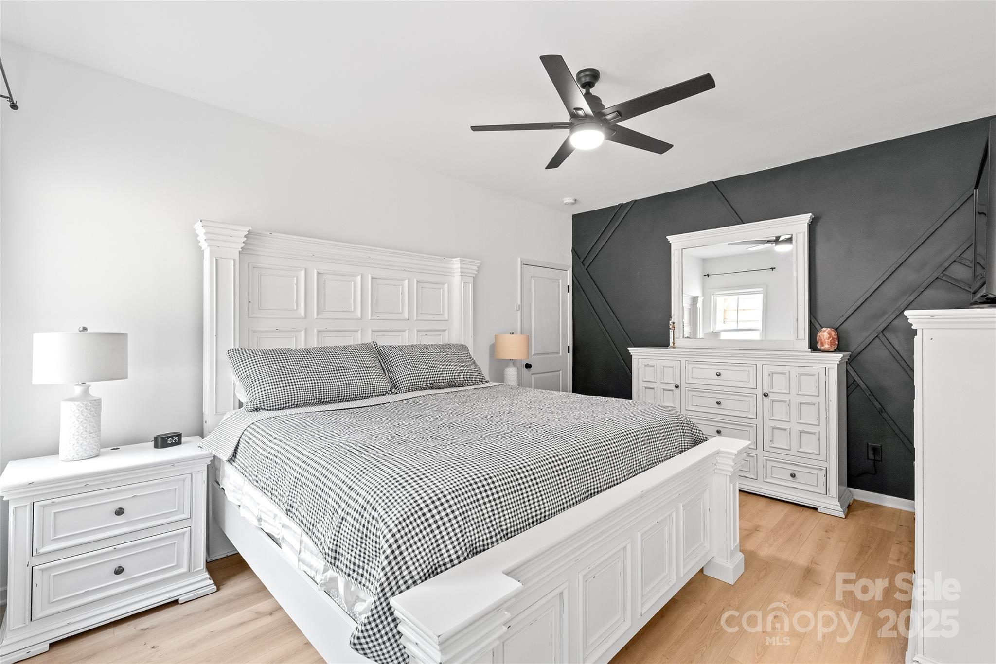 1212 Mason Way Property Photo 16