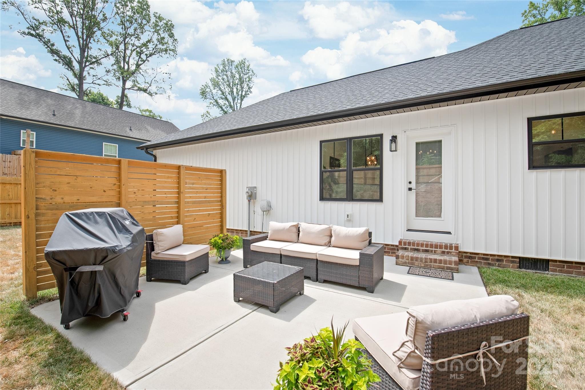 1212 Mason Way Property Photo 26