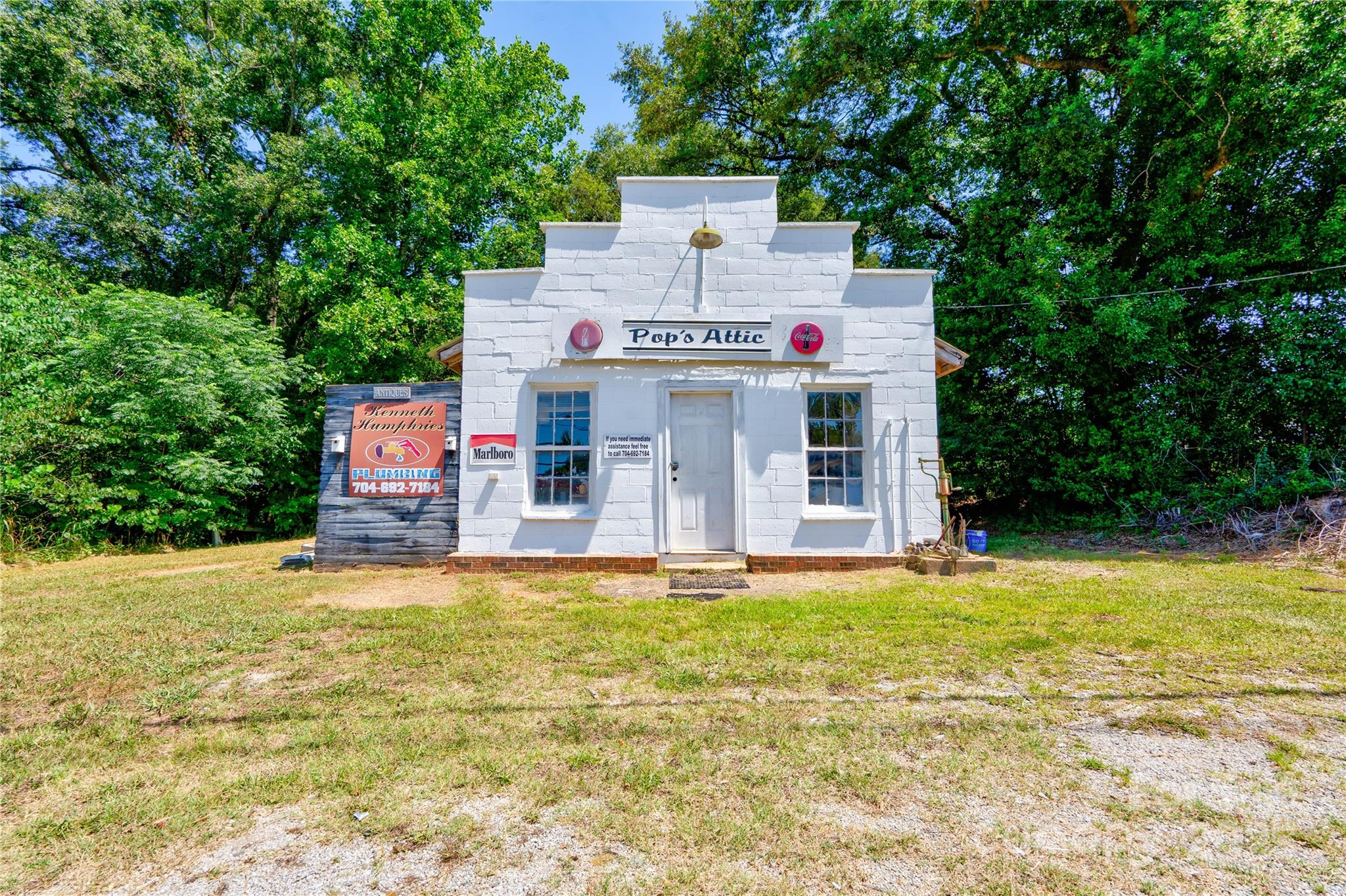 231 E College Avenue Property Photo 1