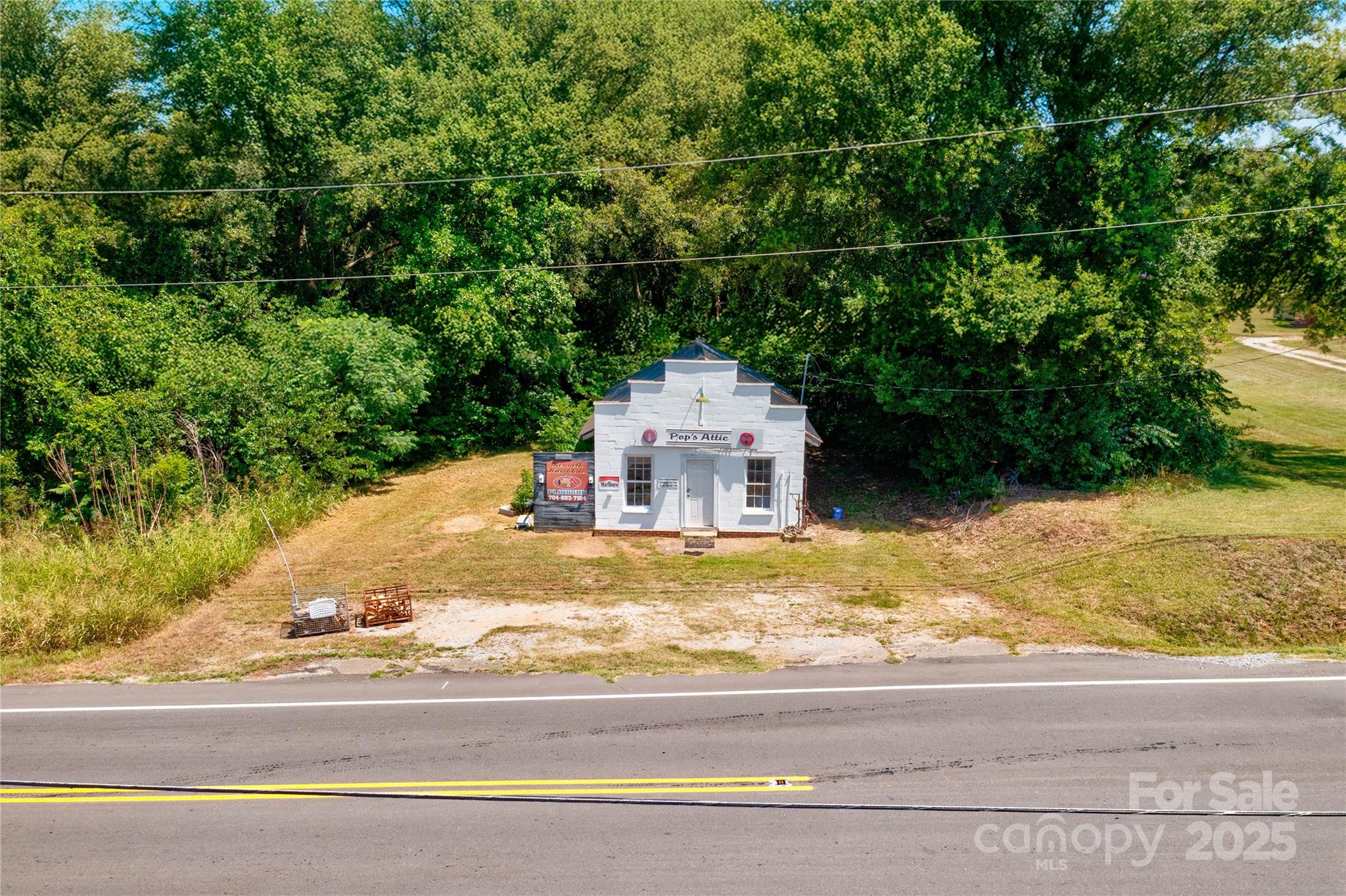 231 E College Avenue Property Photo 2