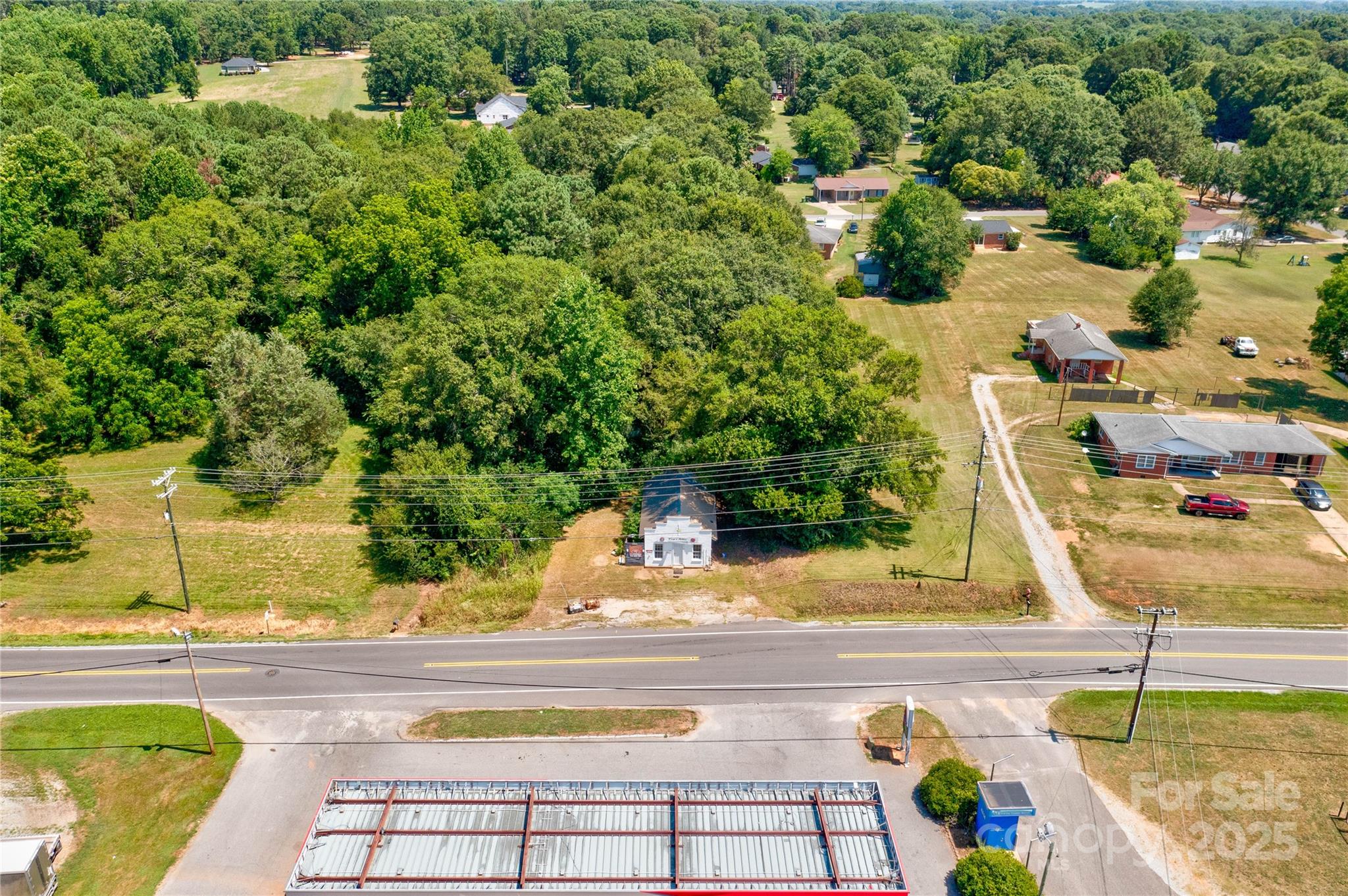 231 E College Avenue Property Photo 4
