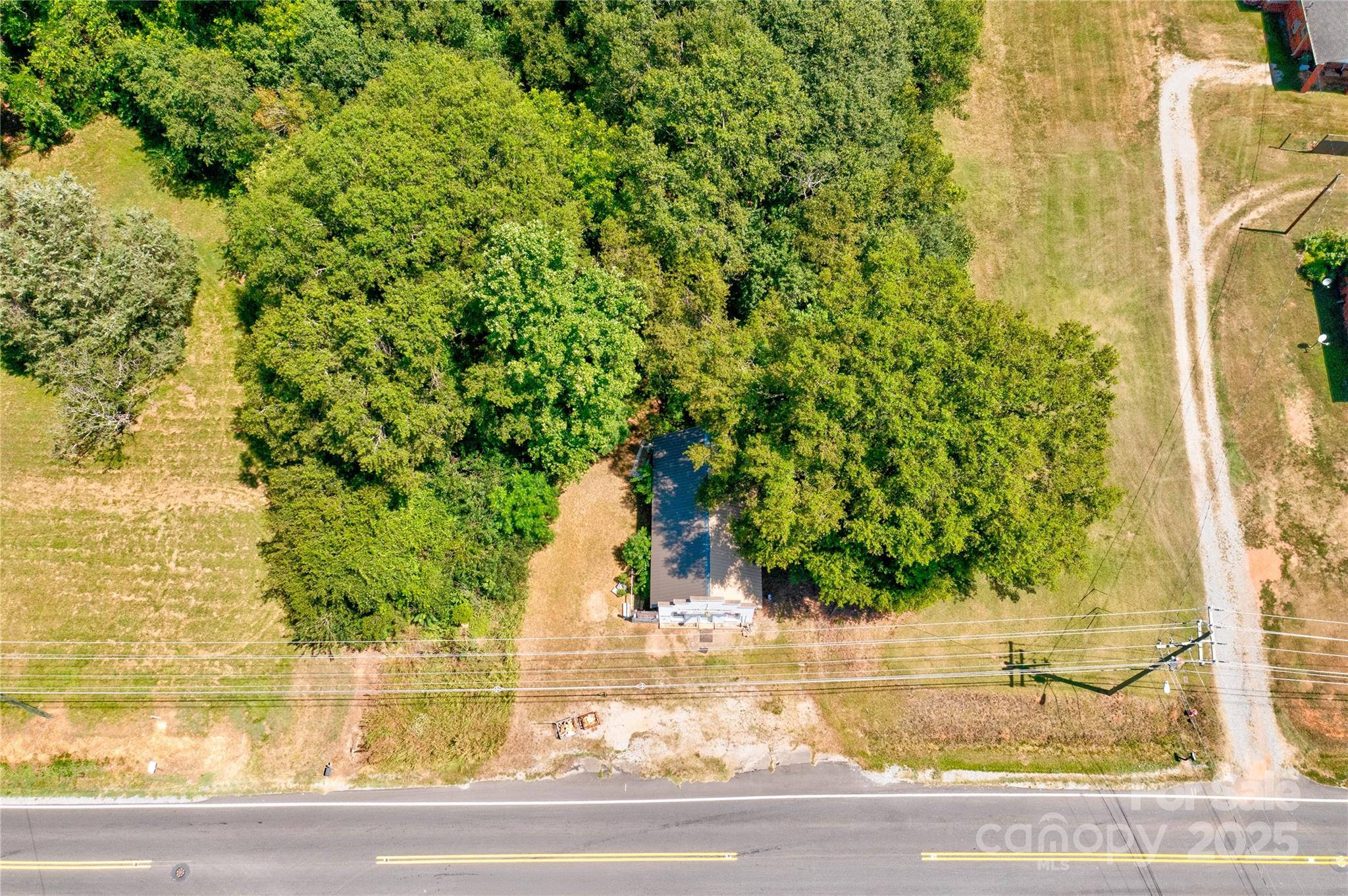 231 E College Avenue Property Photo 6