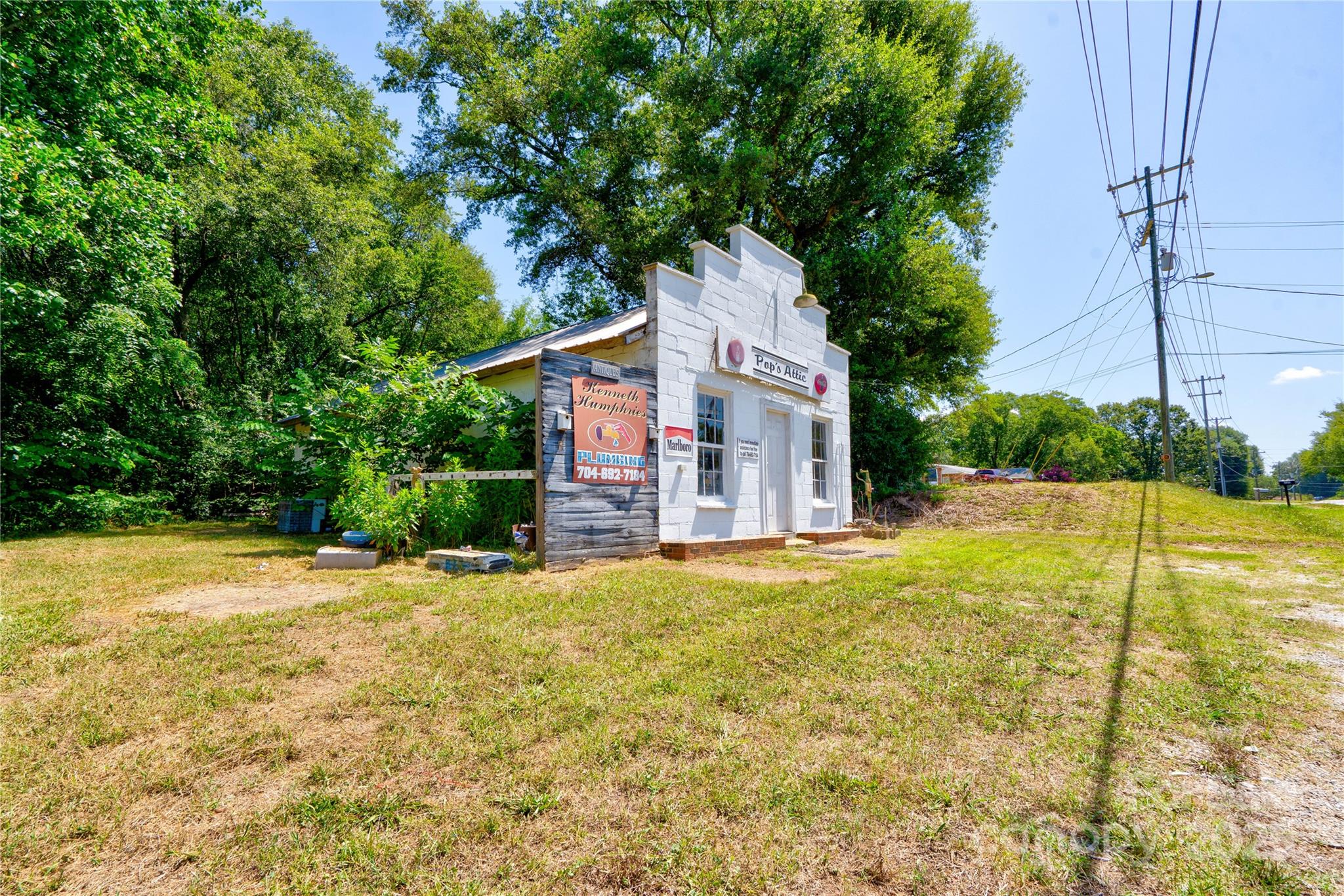 231 E College Avenue Property Photo 8