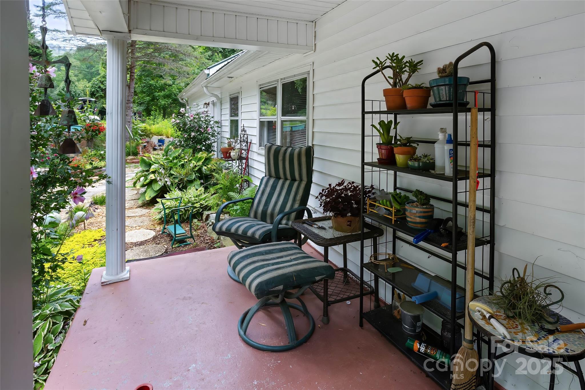 524 Clear Creek Road Property Photo 6